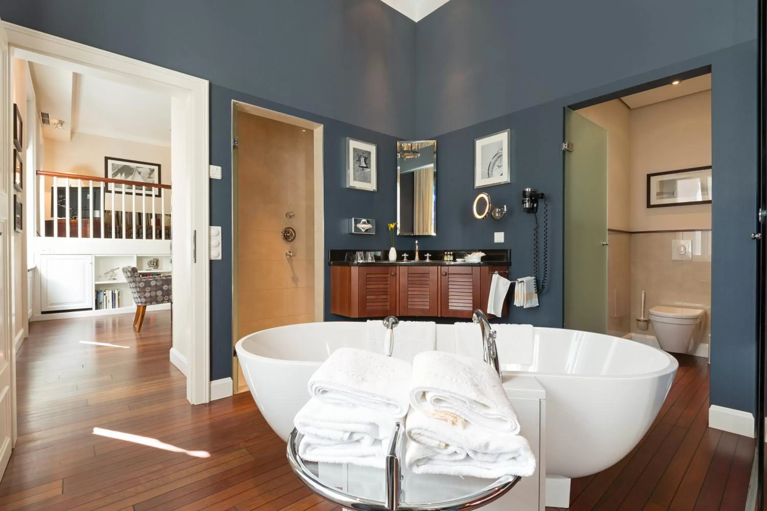 Photo of the whole room in Hotel Kaiserhof Wien Photo of the whole room in Hotel Kaiserhof Wien