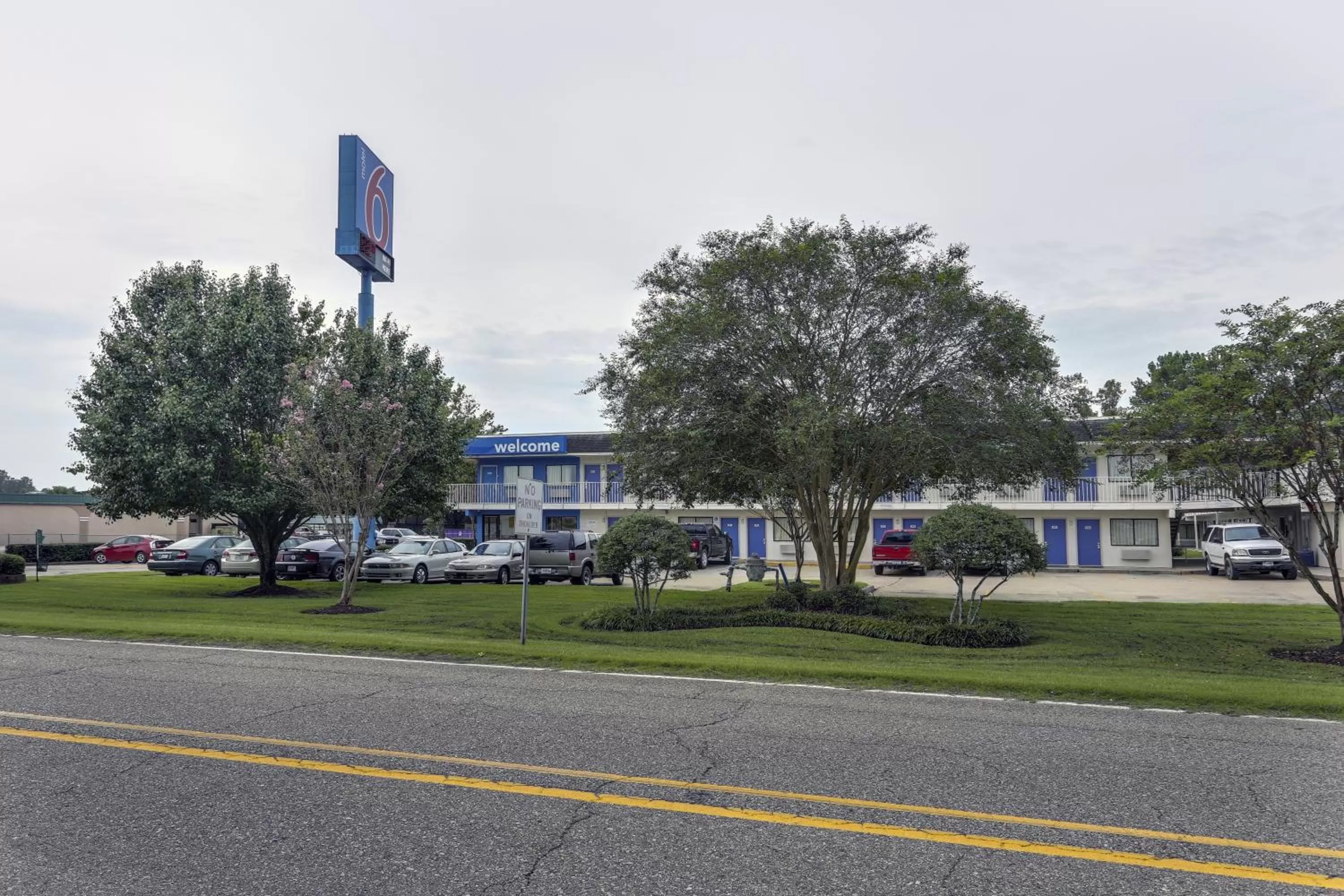 Property building in Motel 6-Port Allen, LA - Baton Rouge