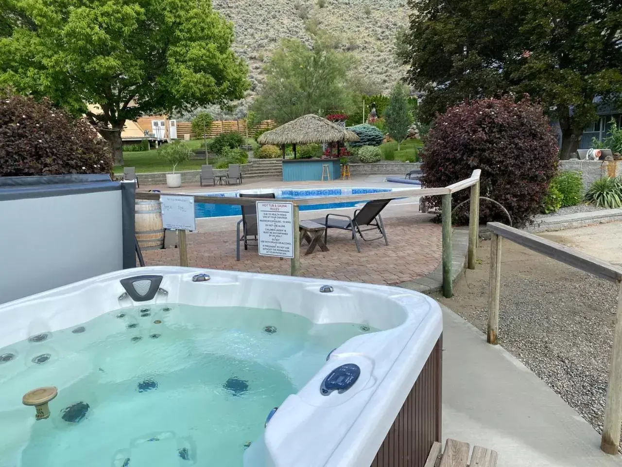 Patio, Swimming Pool in Similkameen Wild Resort & Winery Retreat