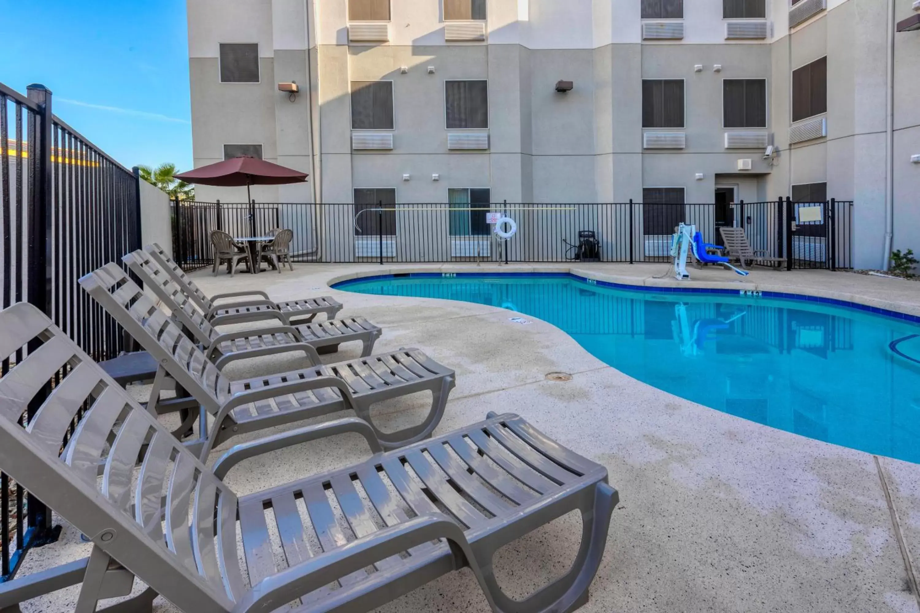 Swimming Pool in Surestay Plus Hotel by Best Western Superstition Springs
