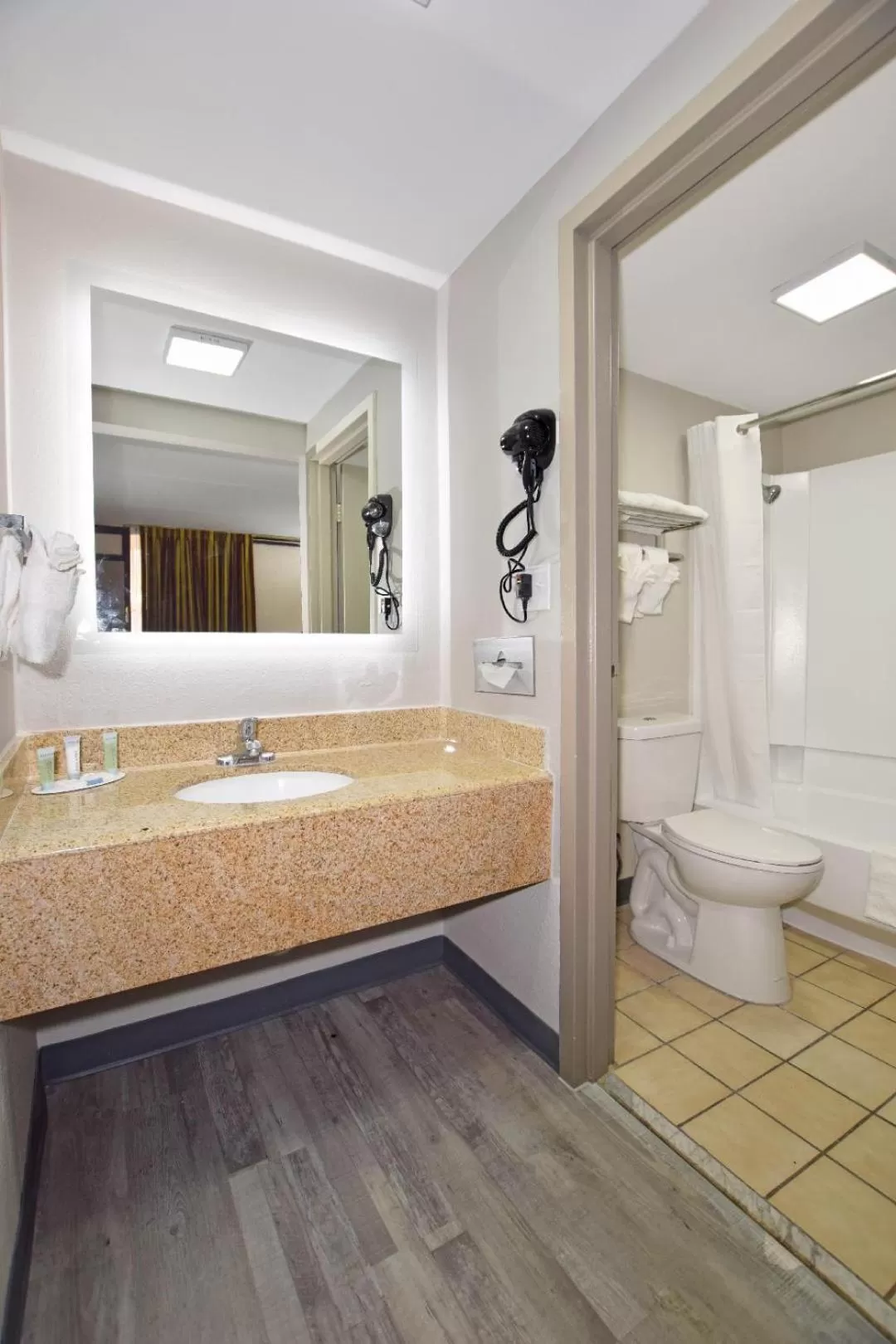 Days Inn by Wyndham Midland