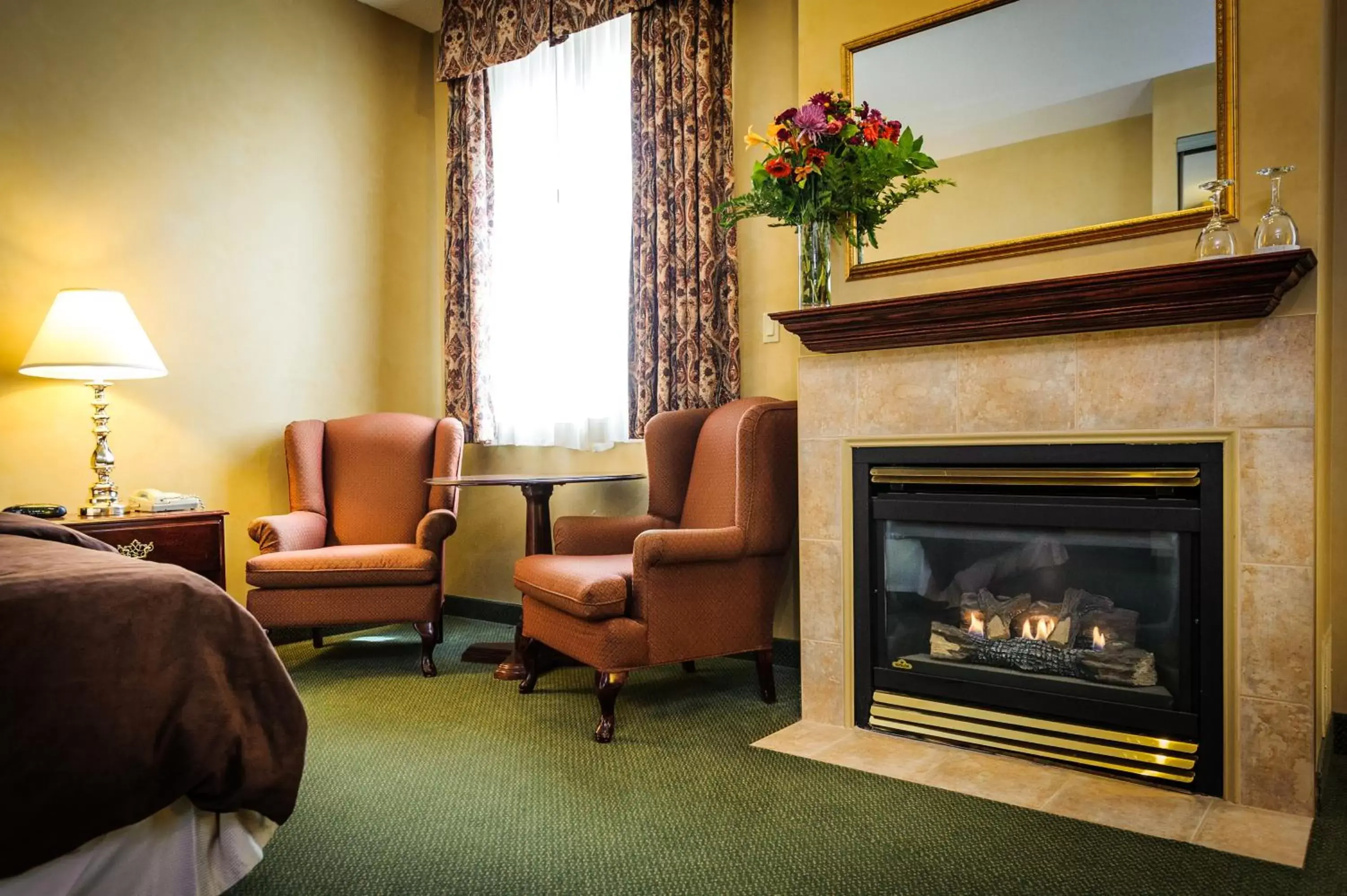 Seating Area in Peterborough Inn and Suites Hotel