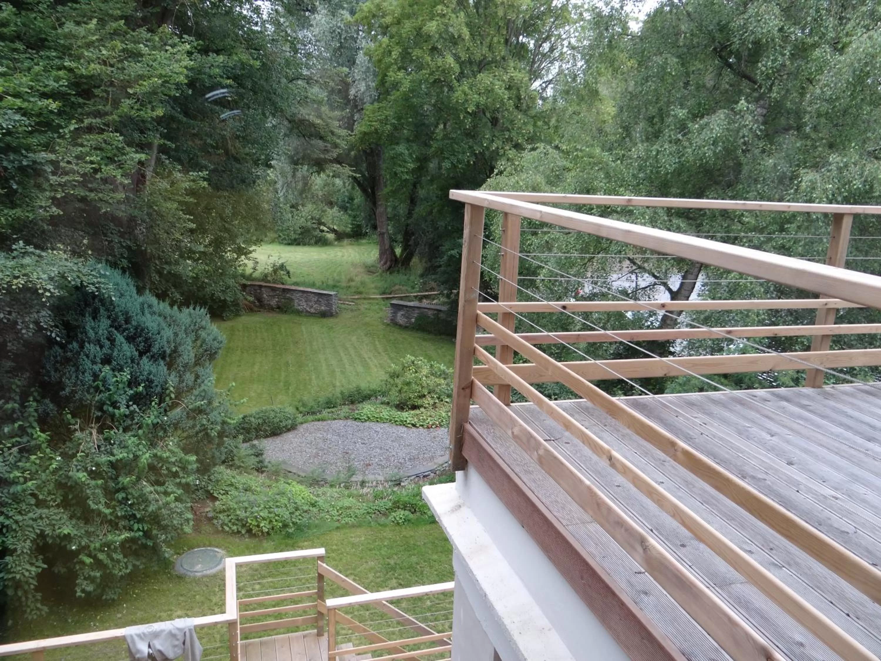 Garden in B&B Les Tilleuls