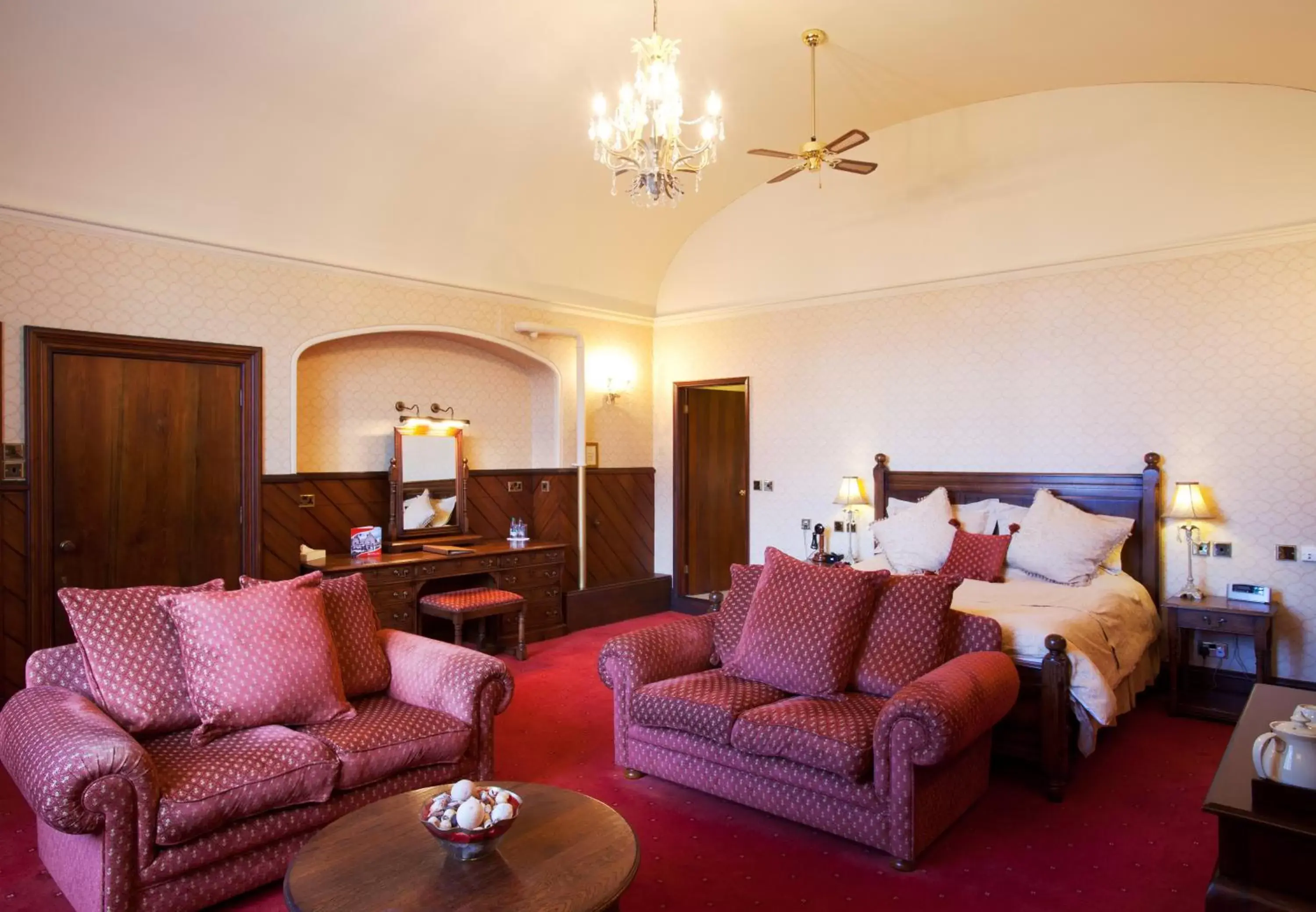 Bedroom, Seating Area in Appleby Manor Hotel & Garden Spa