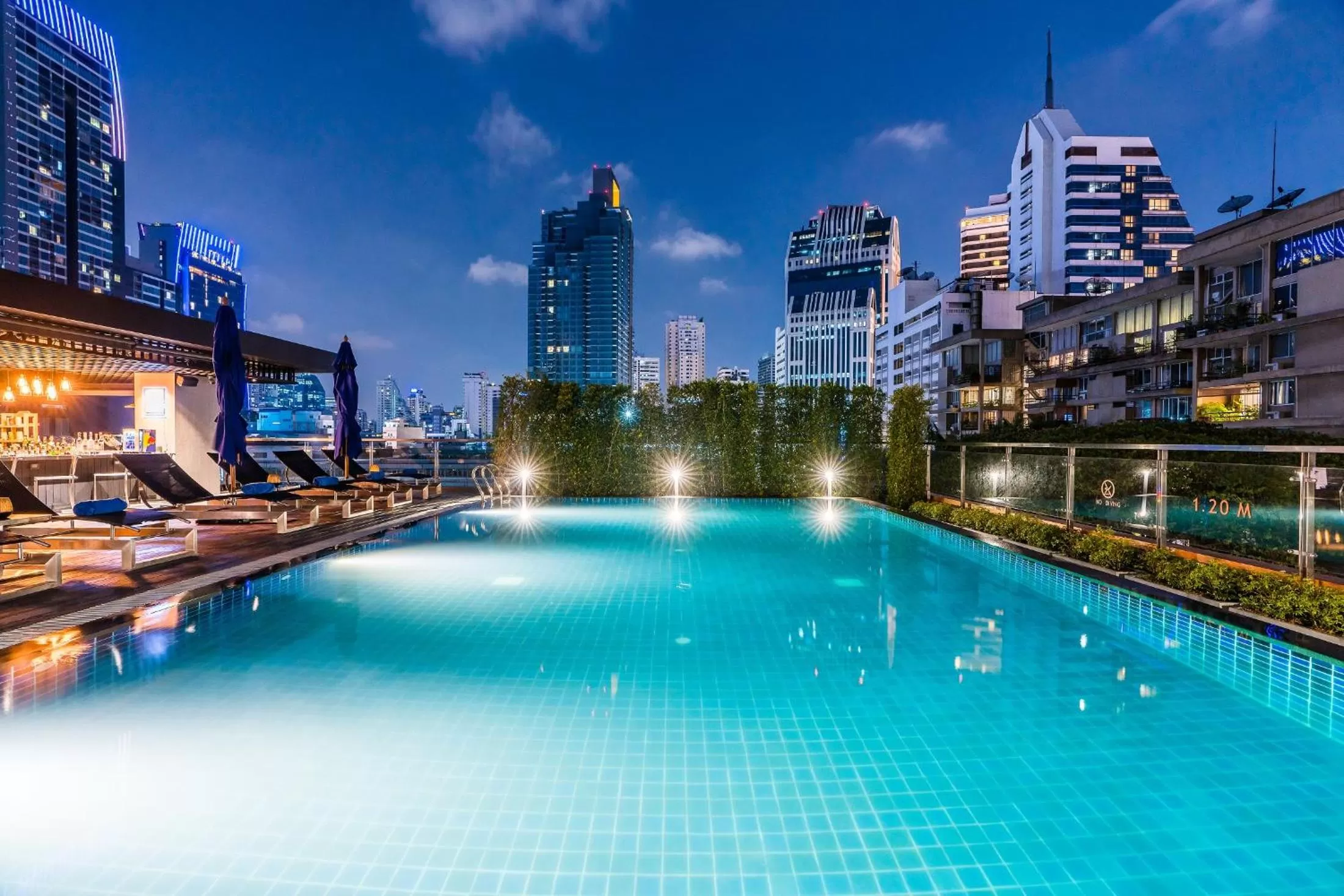 Swimming pool in The Key Premier Hotel Sukhumvit Bangkok