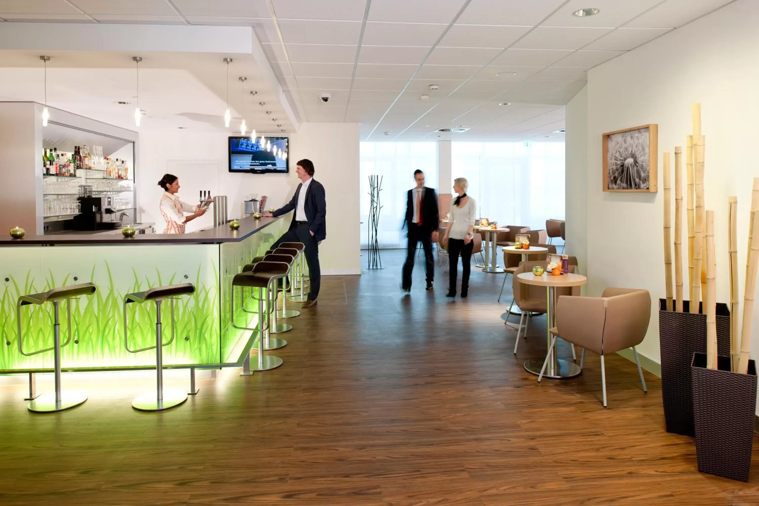 Lounge or bar in ibis Augsburg Hauptbahnhof Lounge or bar in ibis Augsburg Hauptbahnhof