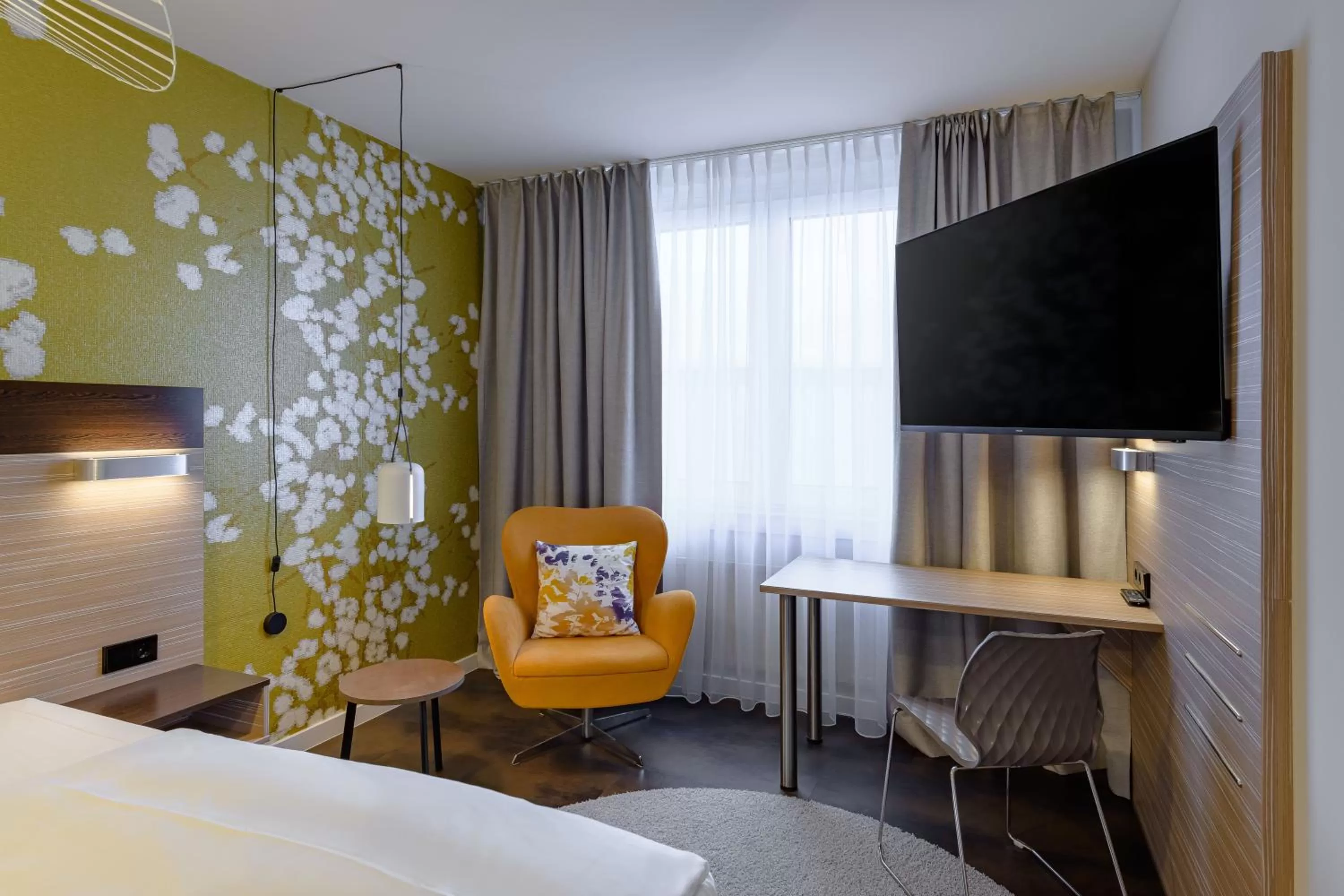 TV and multimedia, Bed in Mercure Hotel Stuttgart Gerlingen