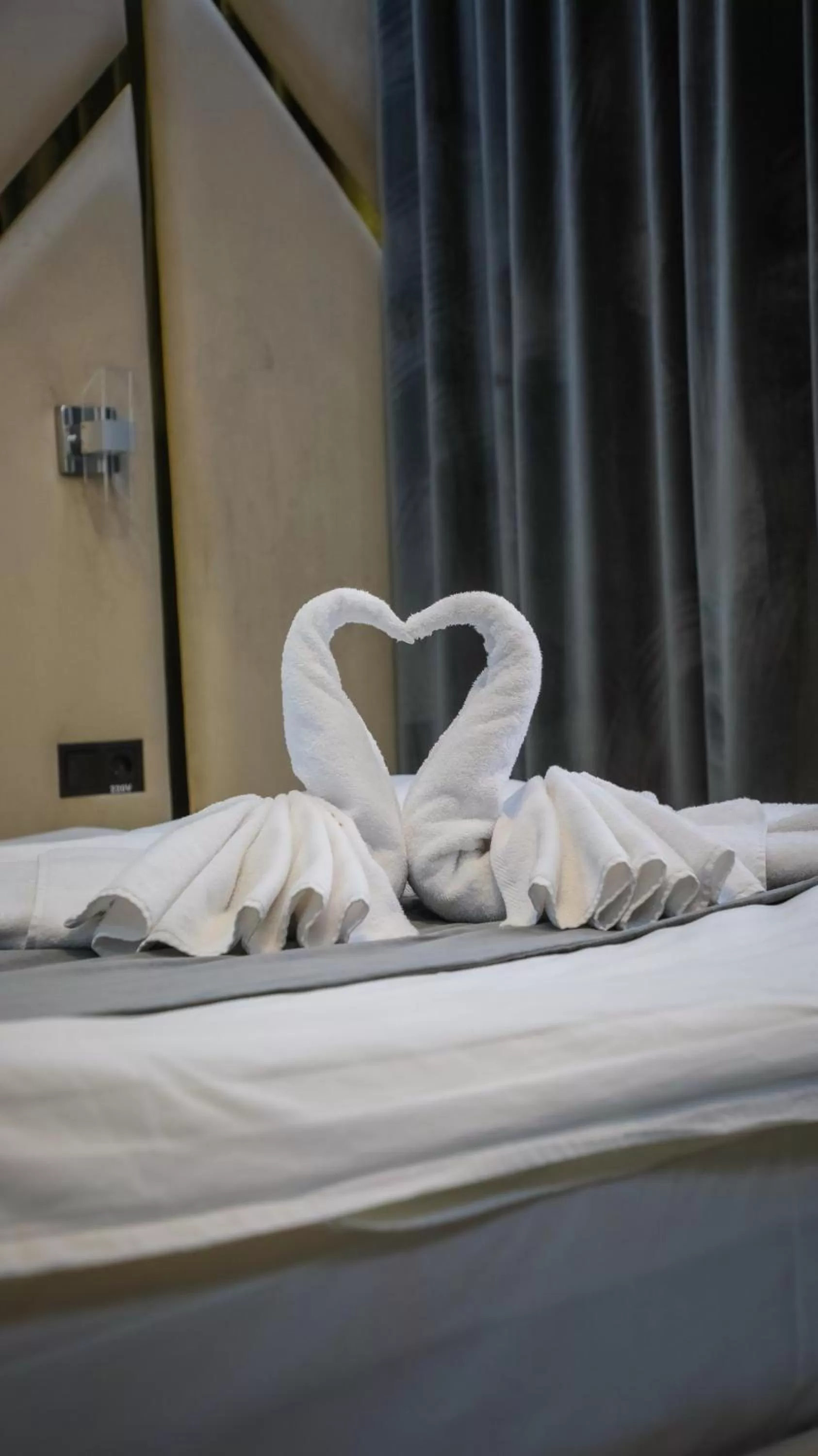 towels, Bed in Porto Bello Hotel
