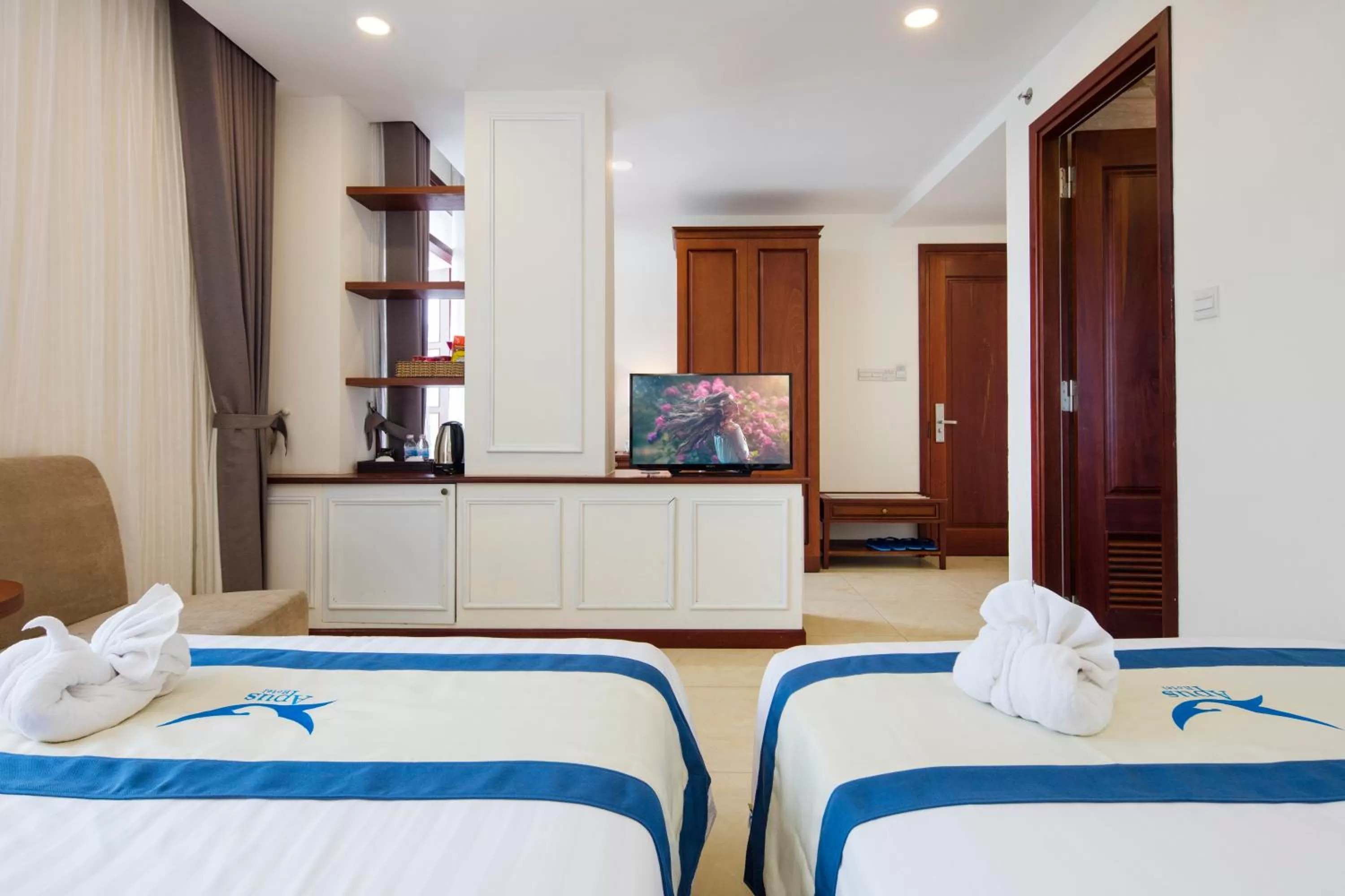 Living room, Bed in Apus Hotel