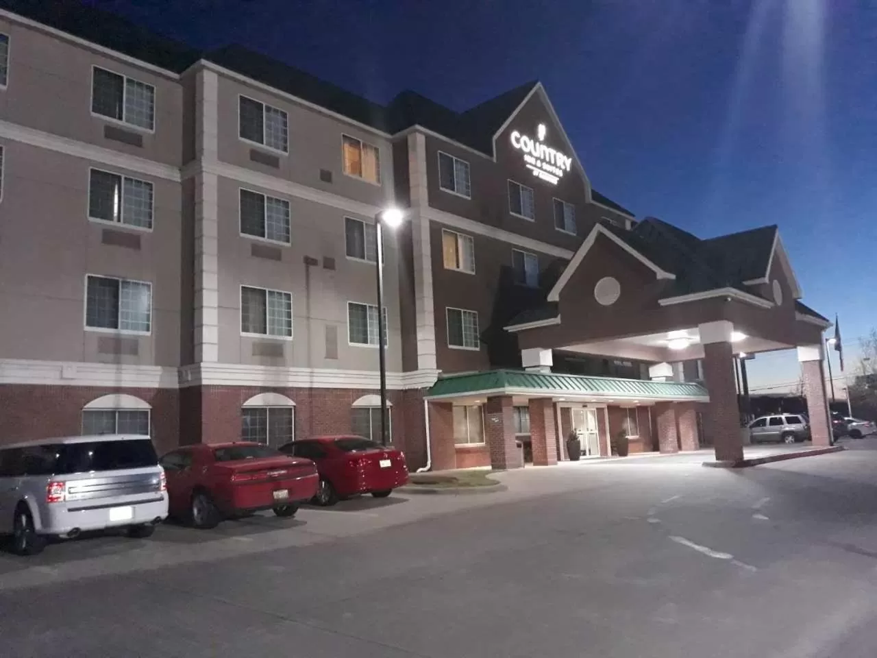 Facade/entrance in Country Inn & Suites by Radisson, DFW Airport South, TX