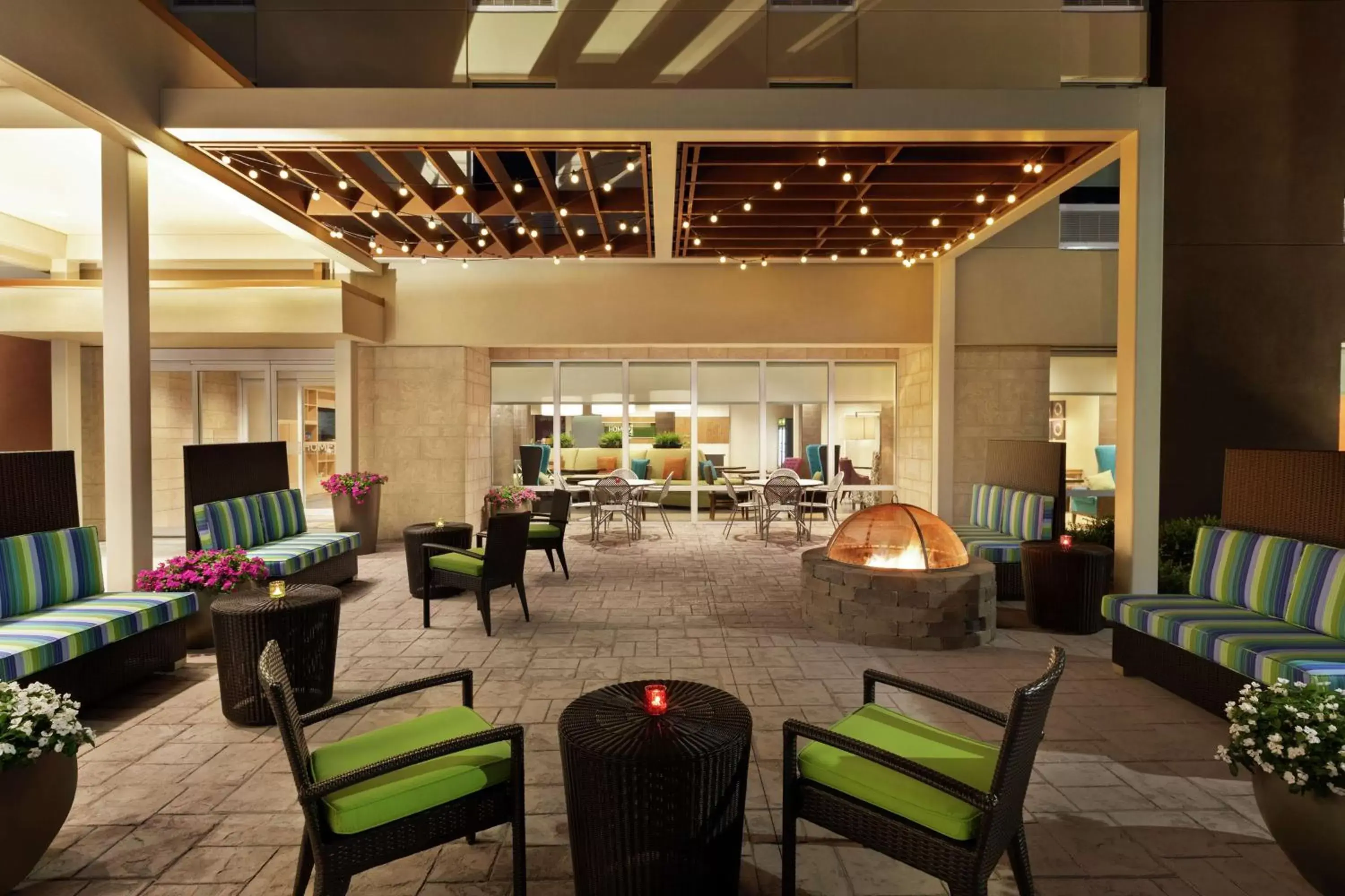 Patio, Restaurant/Places to Eat in Home2 Suites By Hilton Savannah Airport