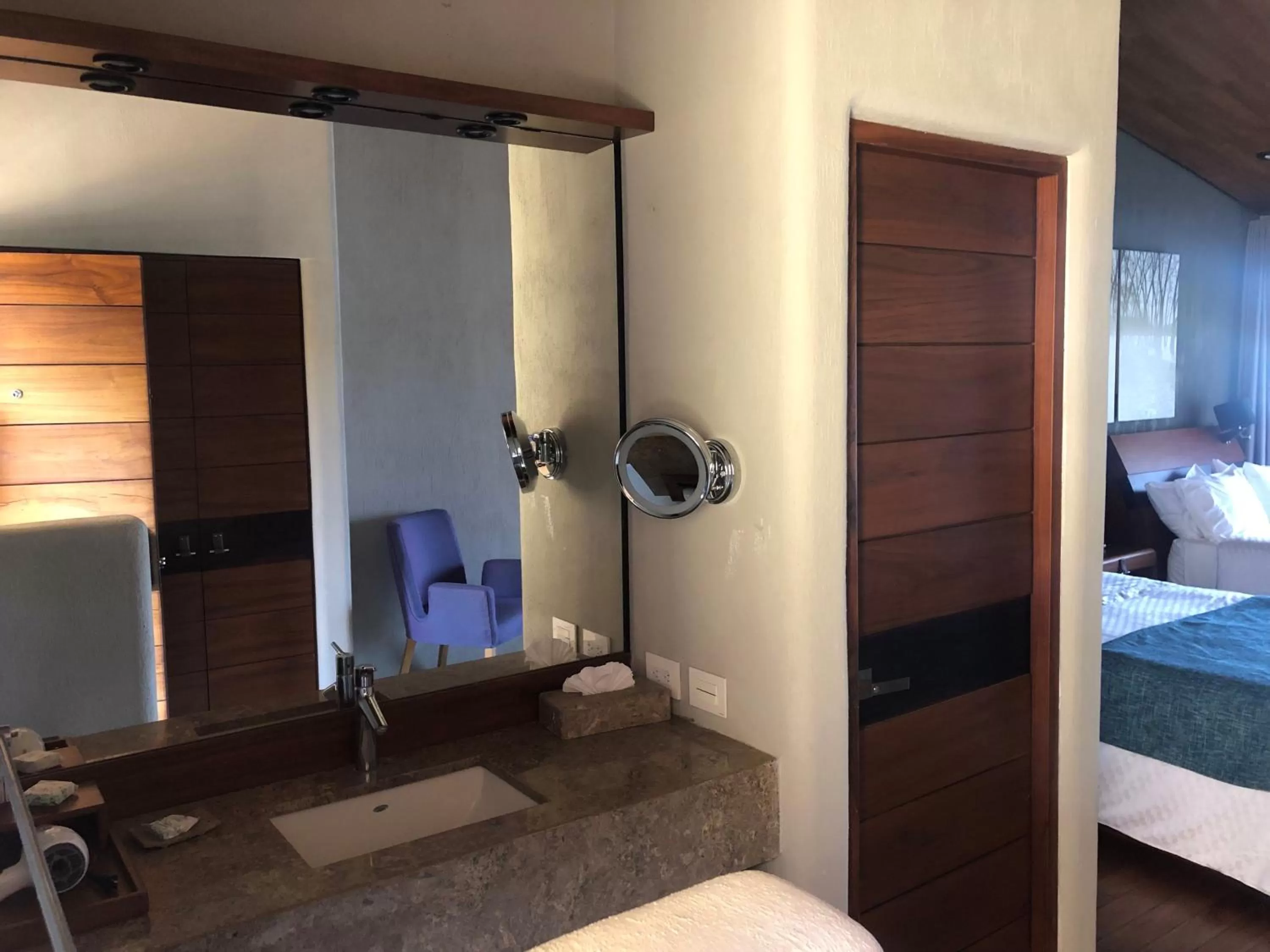 Bathroom, Bed in Gamma Monterrey Rincon de Santiago