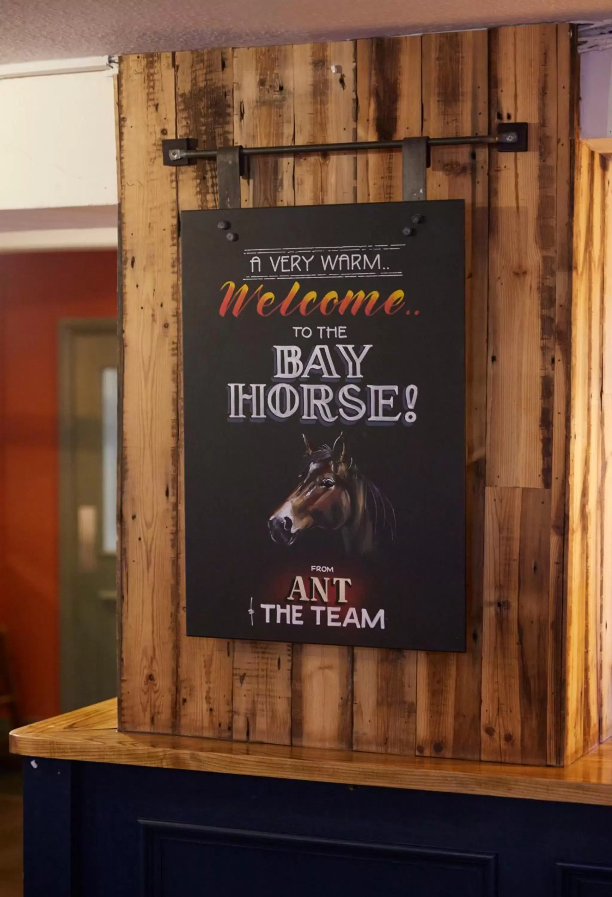 Logo/Certificate/Sign in The Bay Horse Hotel