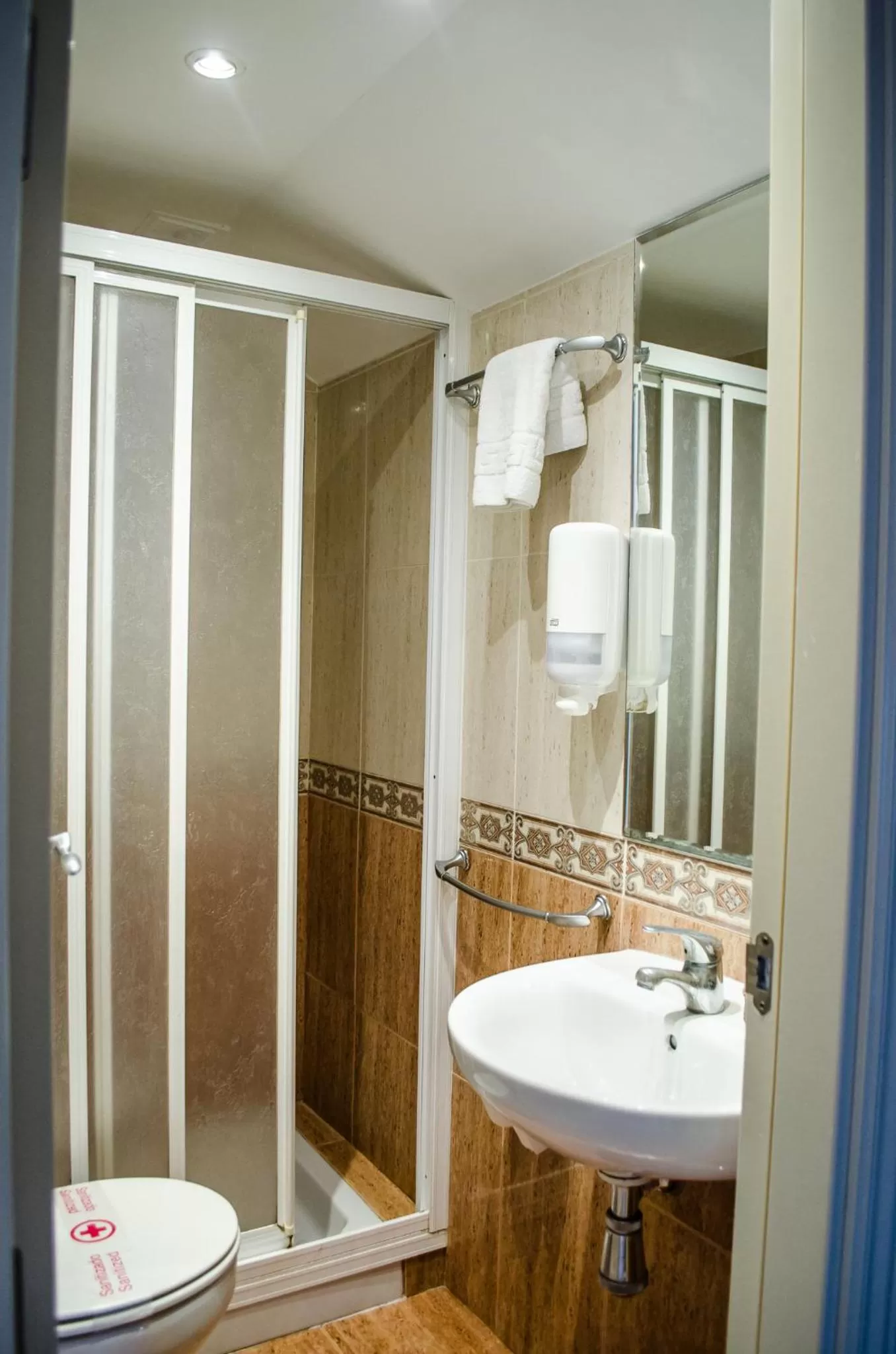 Shower in Hotel Jaqués