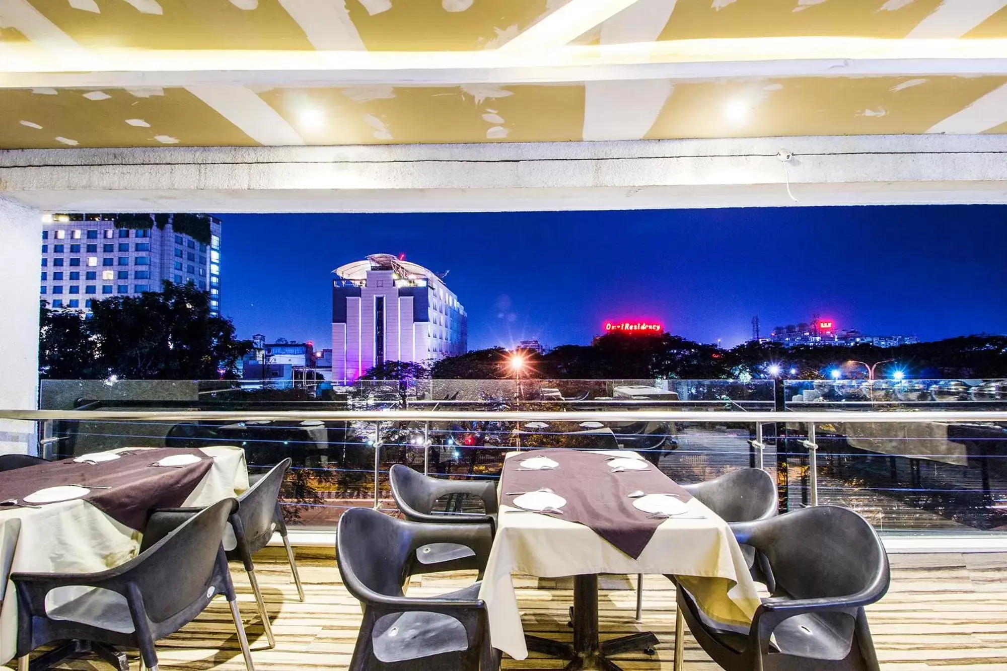 Breakfast in FabHotel Prime Avenue Breakfast in FabHotel Prime Avenue