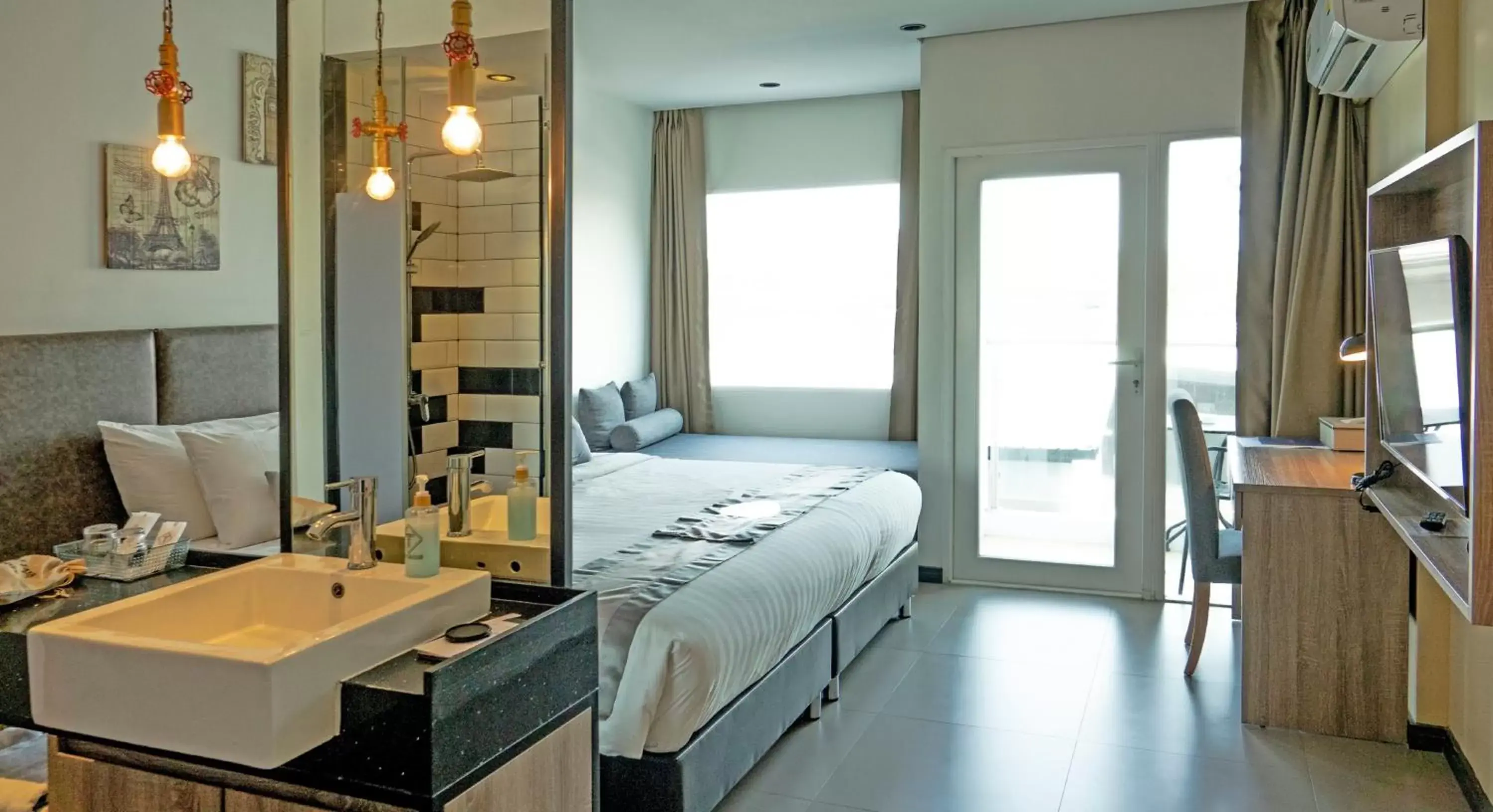 Bedroom, Bed in T Pattaya Hotel SHA Extra Plus