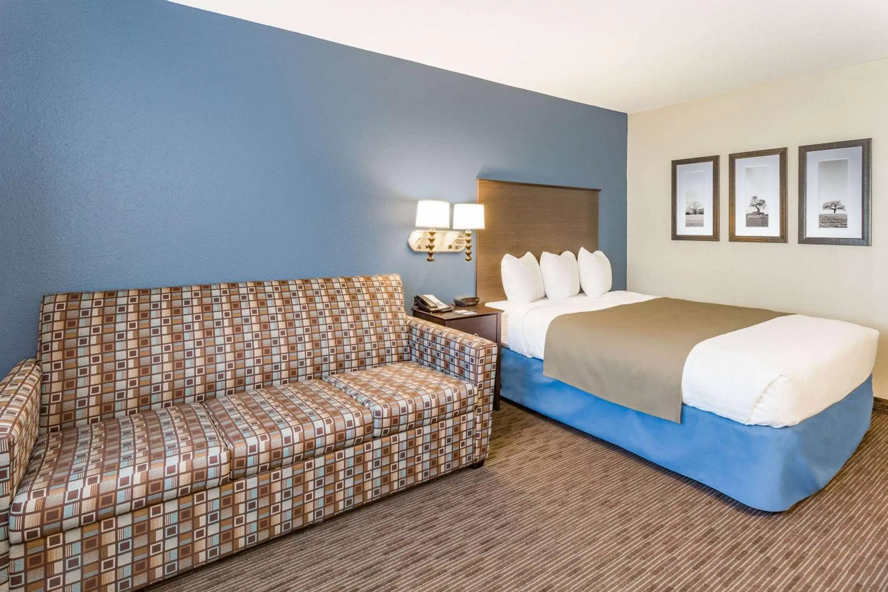 Photo of the whole room, Bed in AmericInn by Wyndham Sleepy Eye