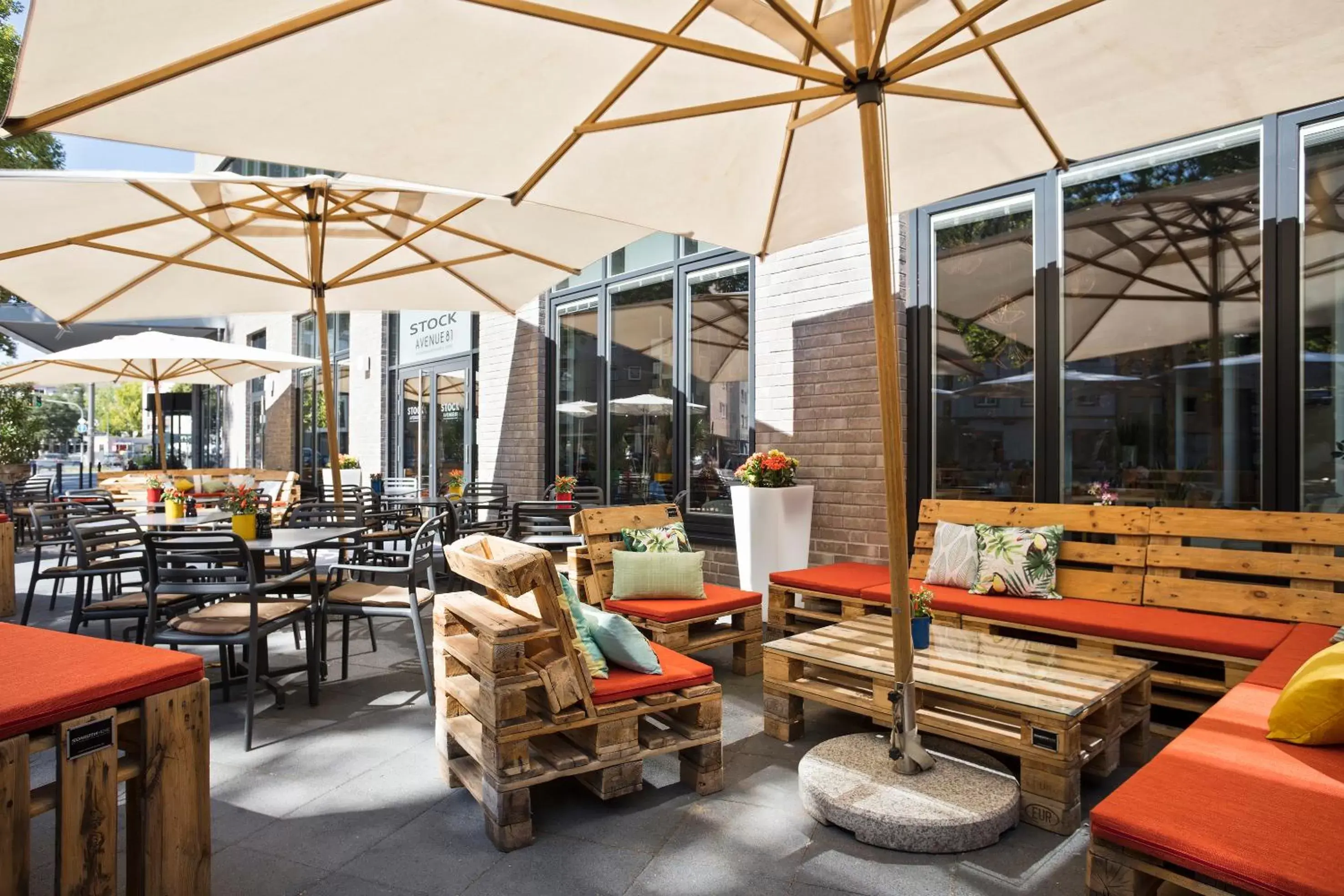 Balcony/Terrace, Restaurant/Places to Eat in INNSiDE by Meliá Frankfurt Ostend