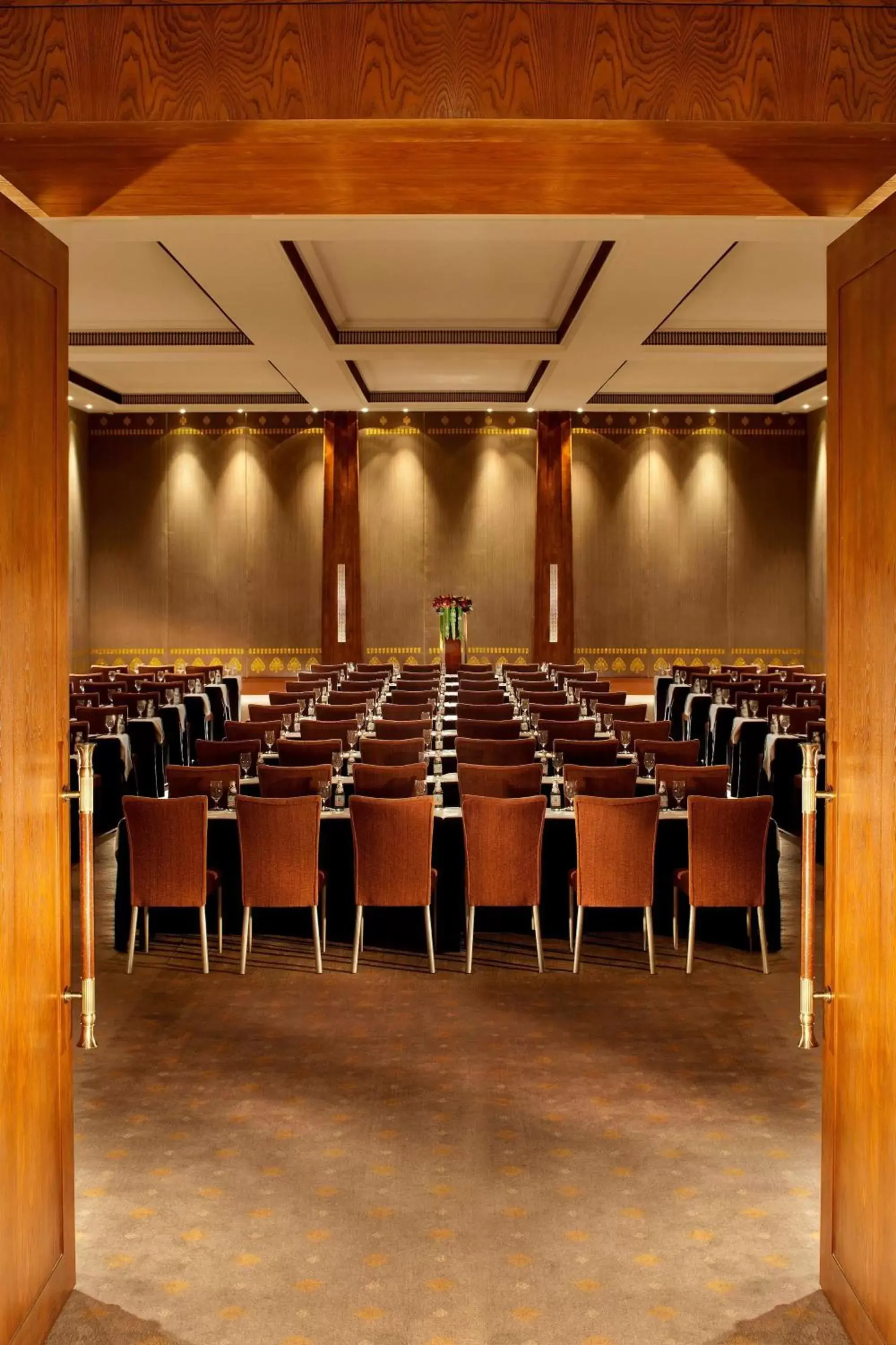 Meeting/conference room in The St. Regis Lhasa Resort