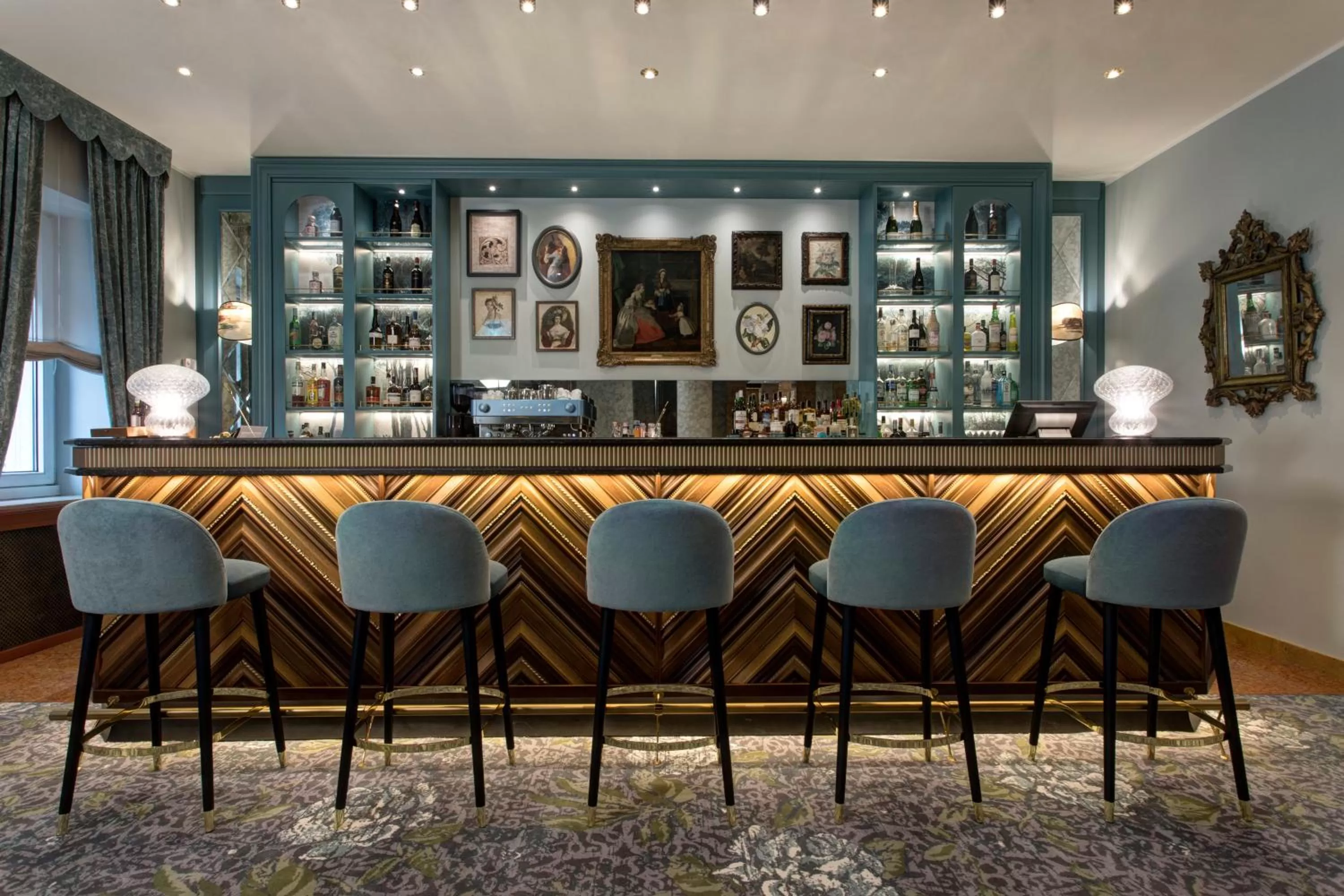 Lounge or bar in Hotel Indigo Verona - Grand Hotel Des Arts by IHG