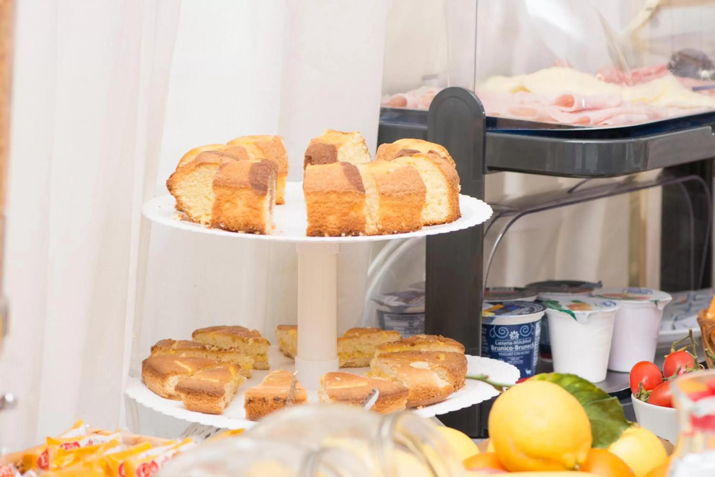 Breakfast in Hotel Fontana Breakfast in Hotel Fontana