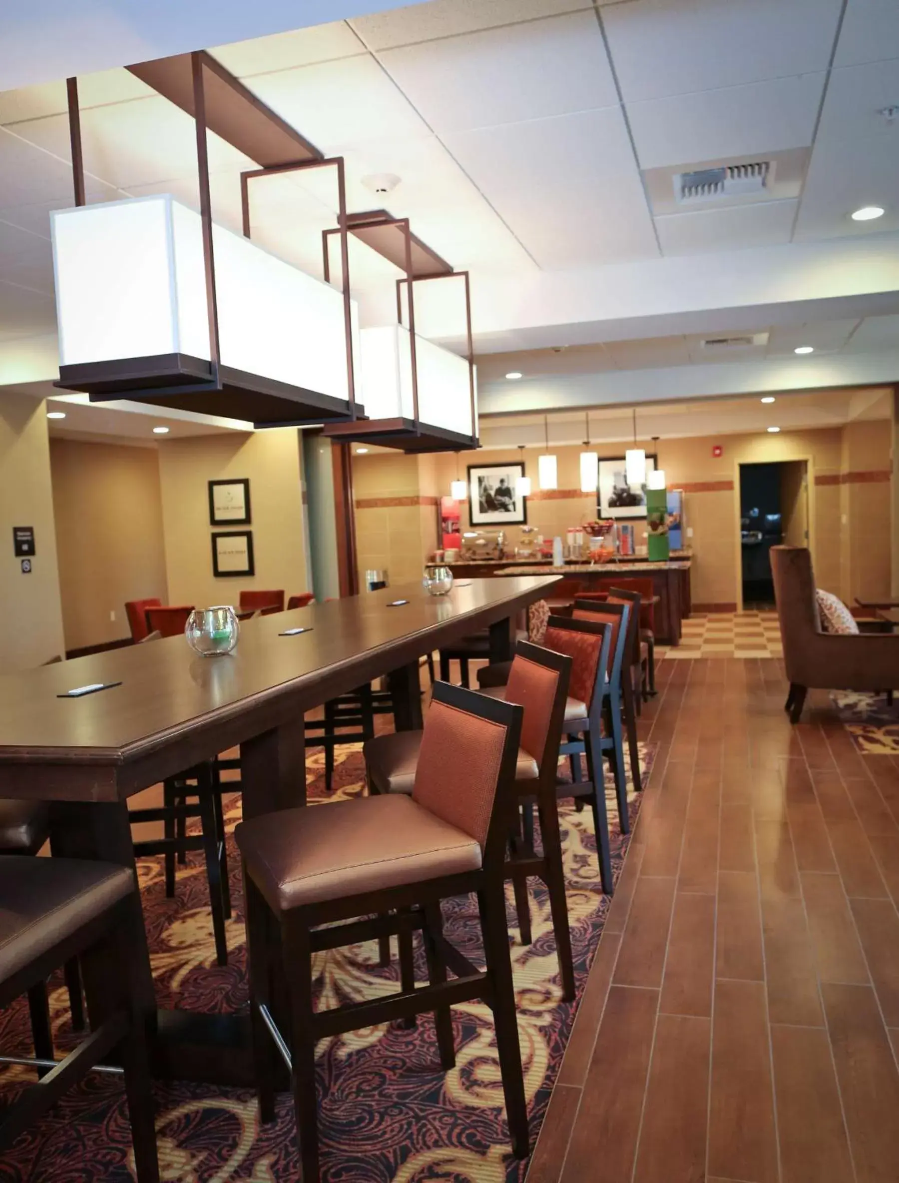 Lobby or reception, Restaurant/Places to Eat in Hampton Inn Union City