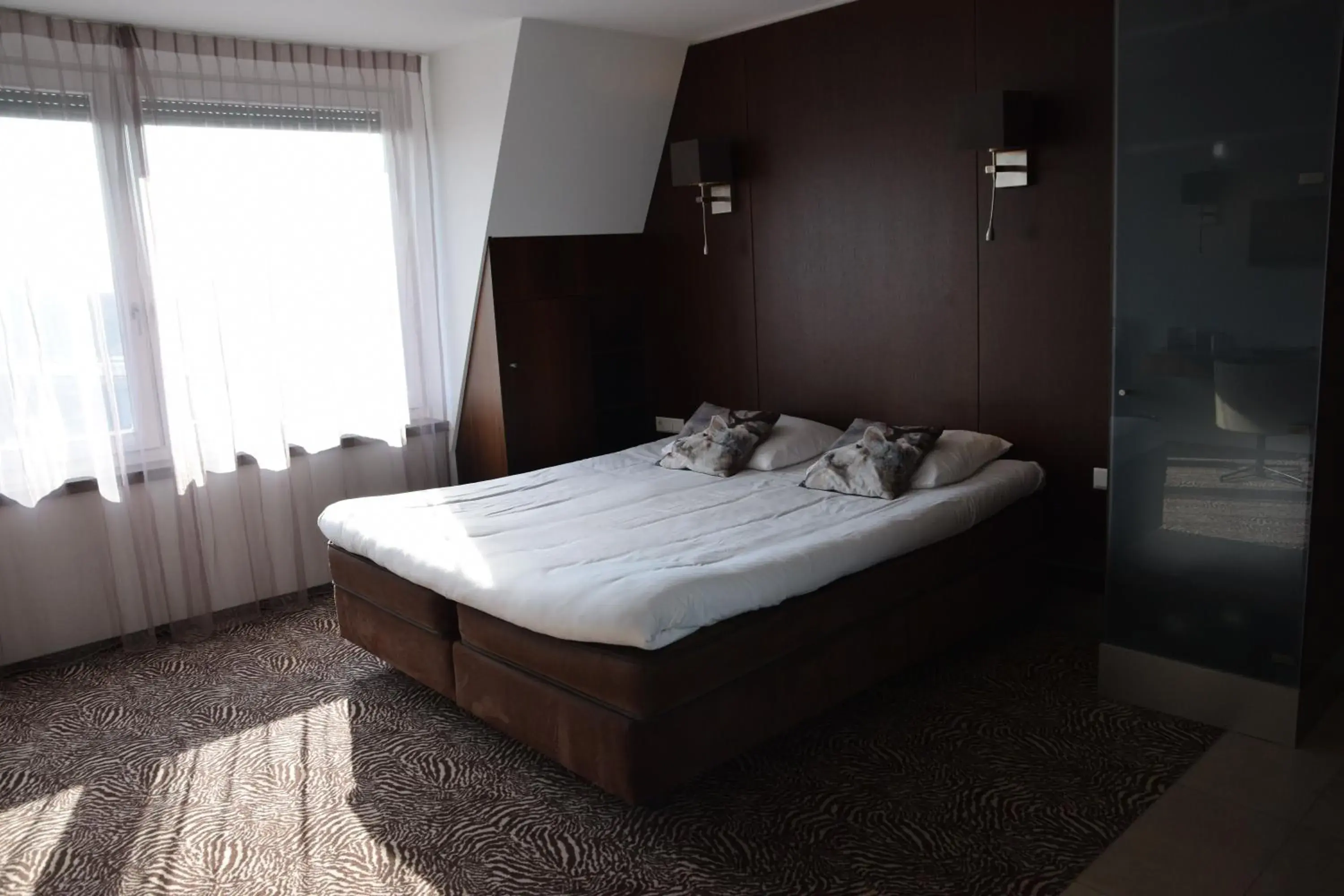 Bed in Golden Tulip West Ende