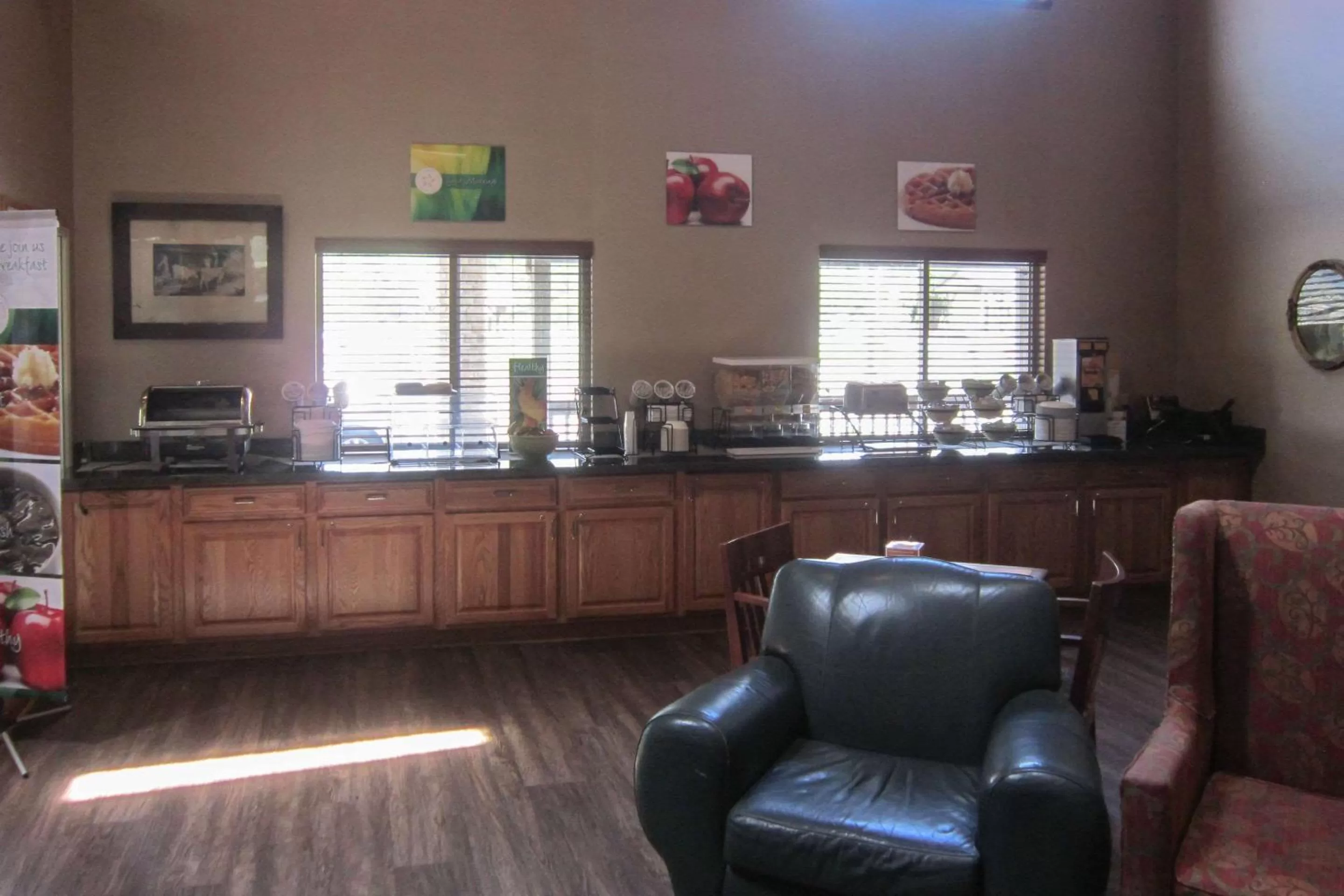 Restaurant/places to eat in Quality Inn Nashville - Bloomington