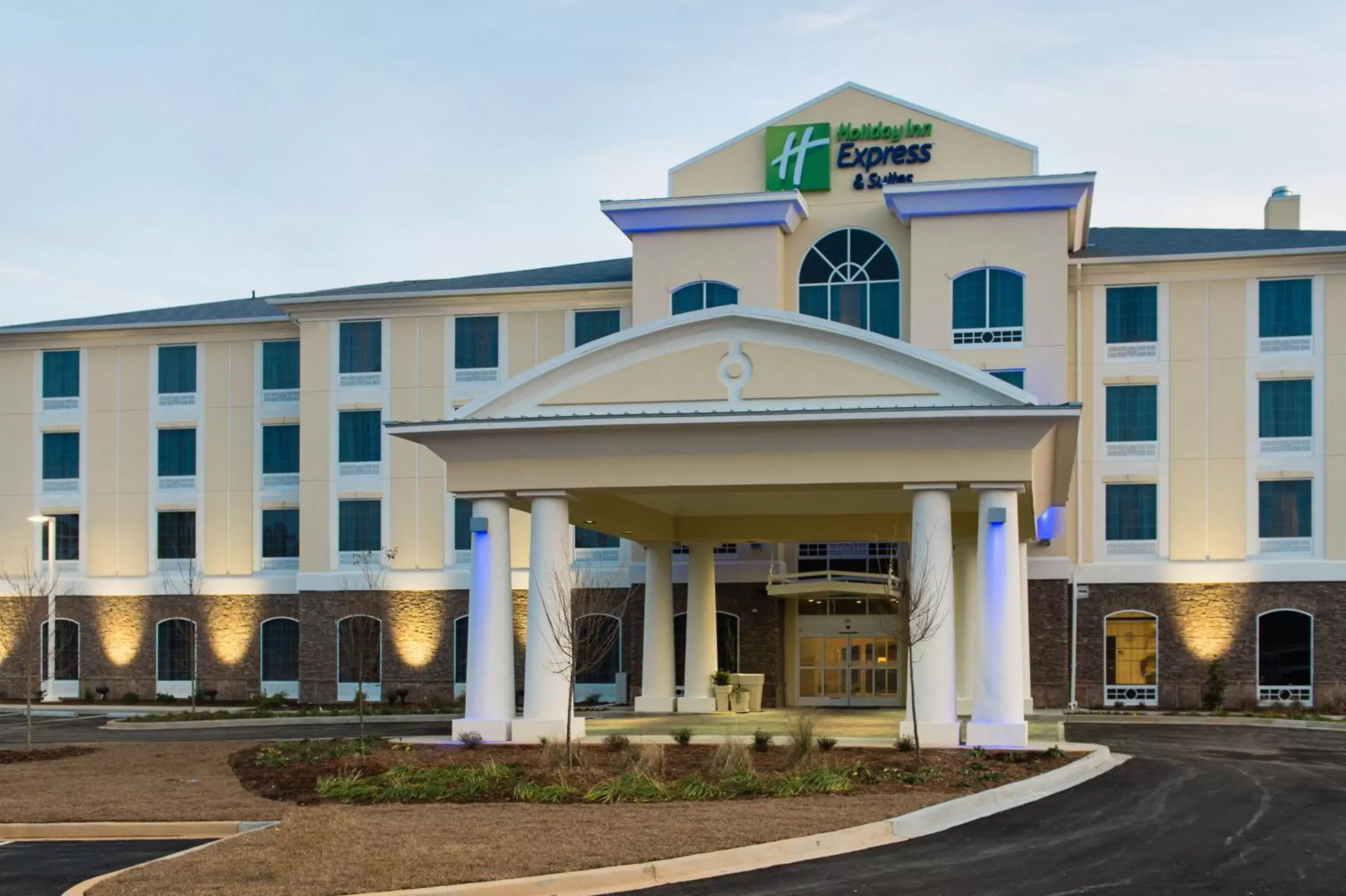 Property Building in Holiday Inn Express & Suites Aiken, an IHG Hotel