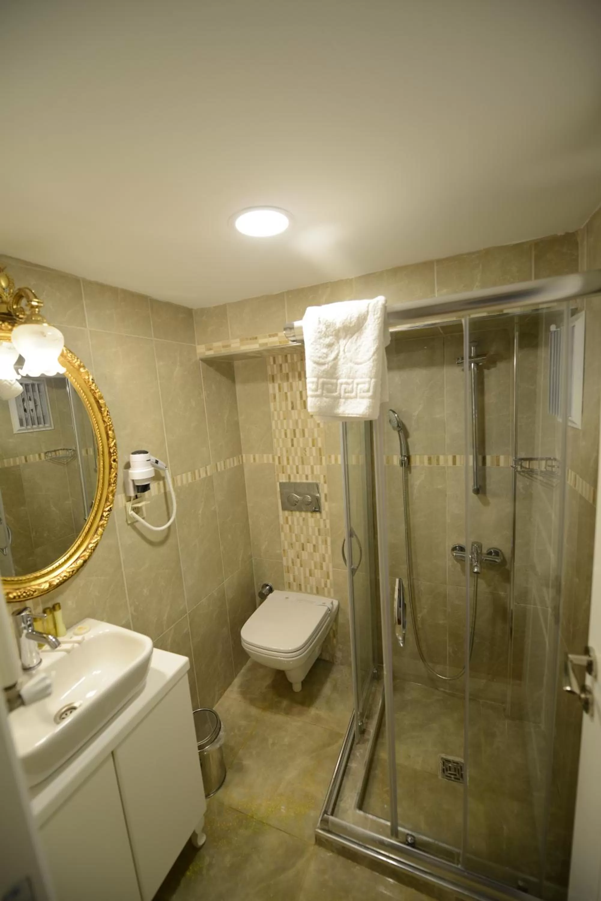 Shower in Diamond Royal Hotel