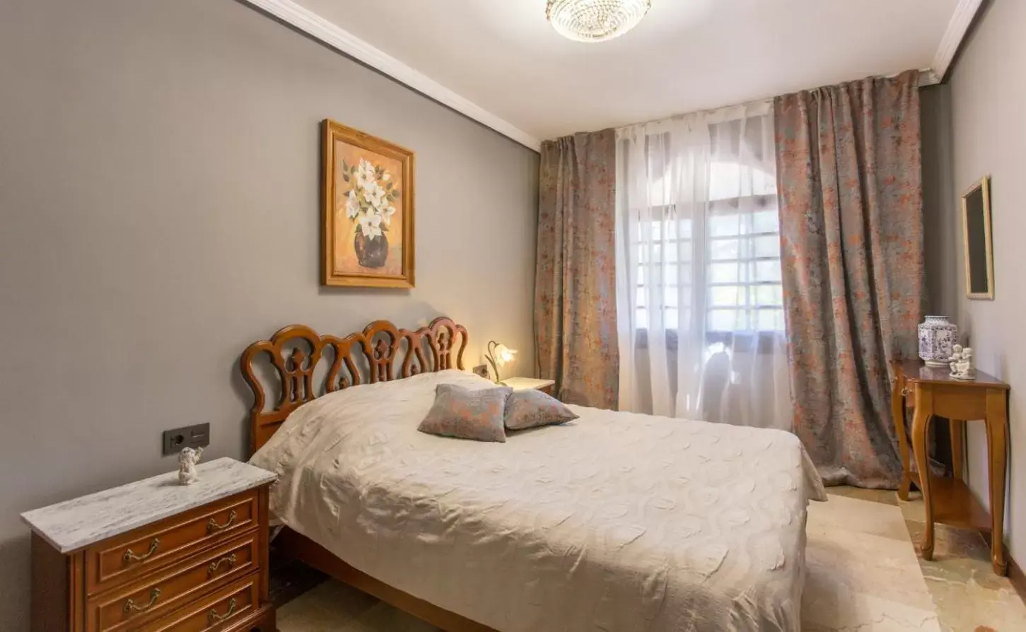 Bed in Apartamentos Gaudi Style