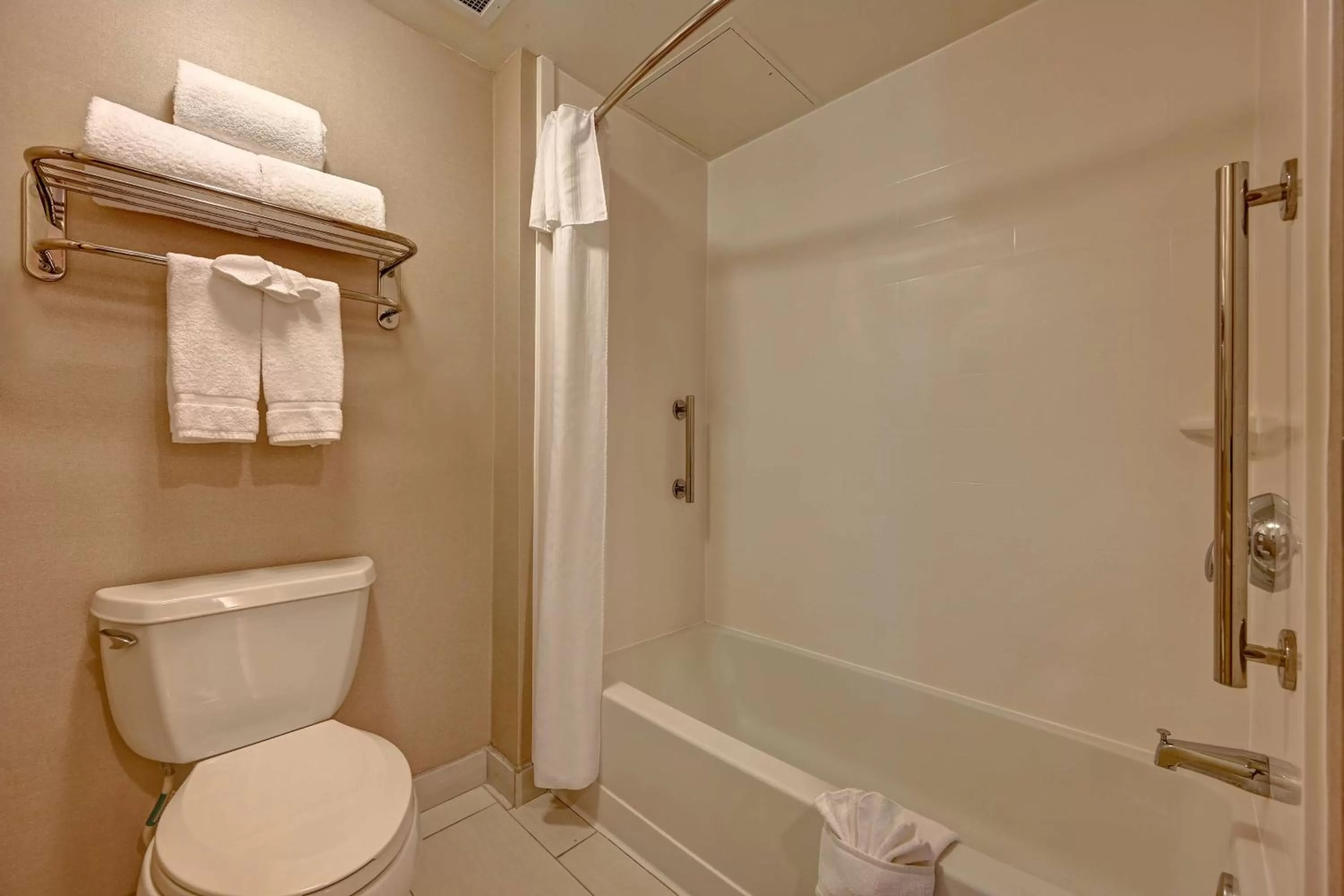 Bathroom in Homewood Suites by Hilton Albuquerque Airport