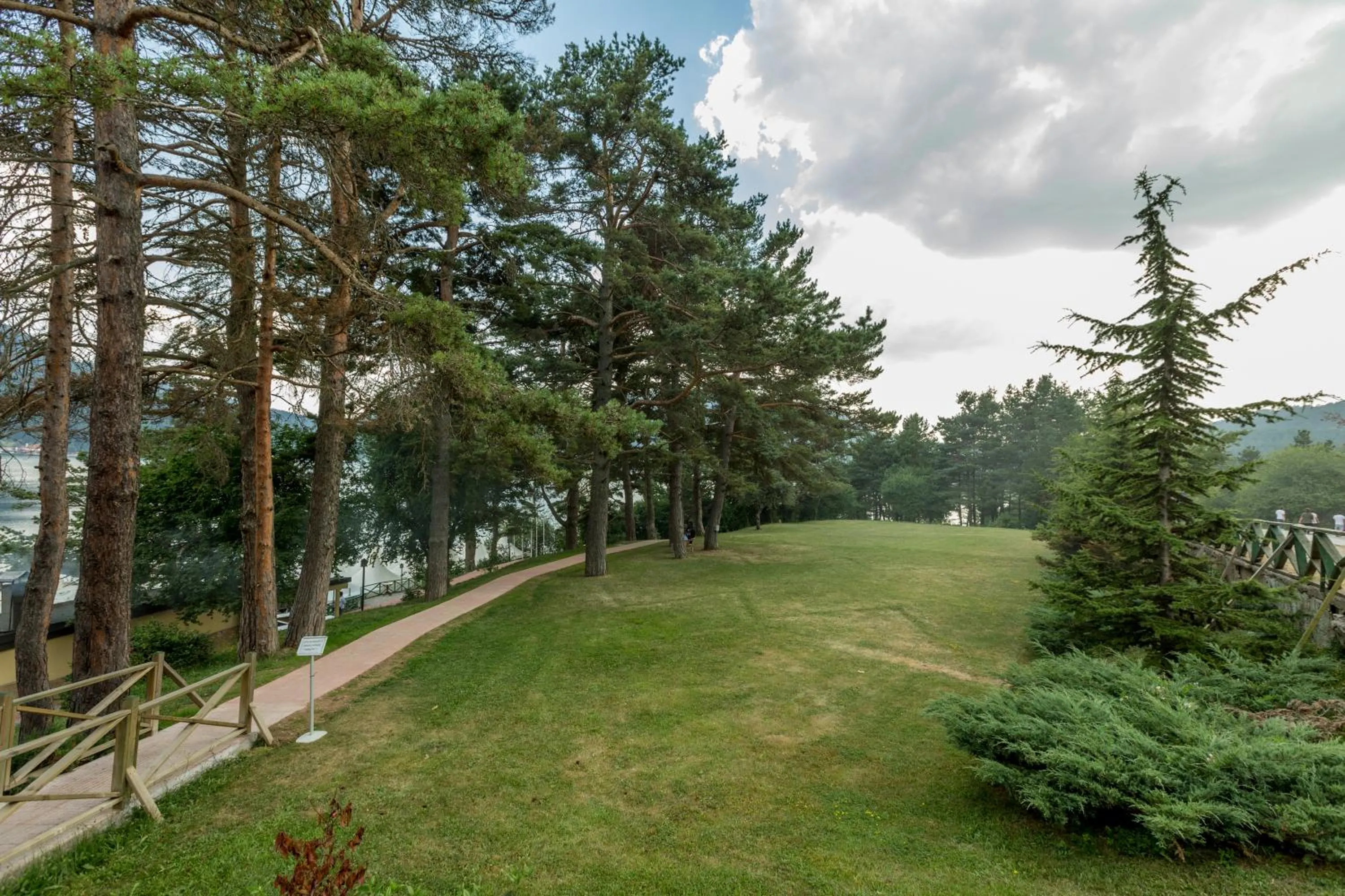 Garden in Buyuk Abant Hotel