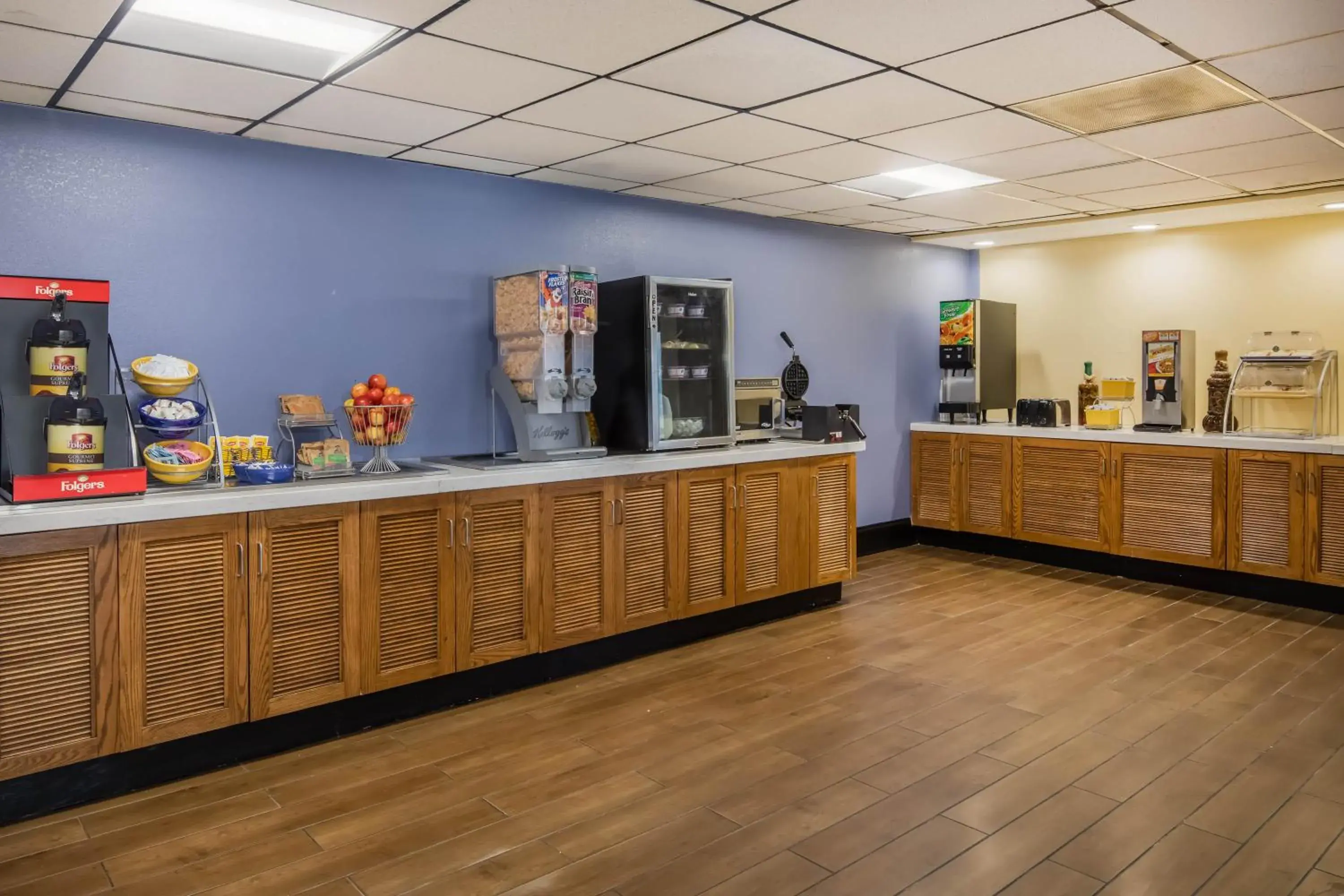 Continental breakfast in Days Inn by Wyndham Wilson Continental breakfast in Days Inn by Wyndham Wilson