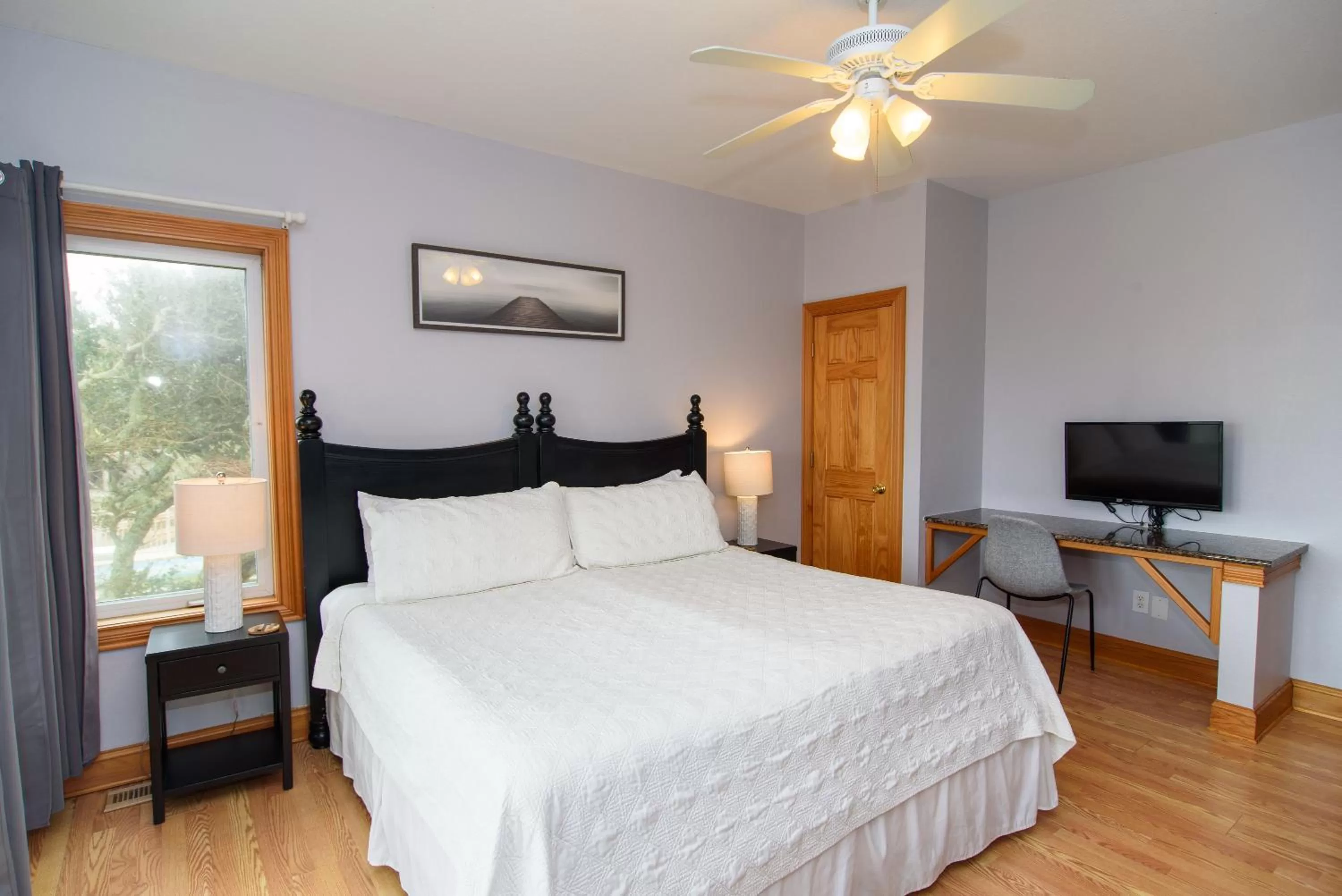 Bed in The Inn on Pamlico Sound