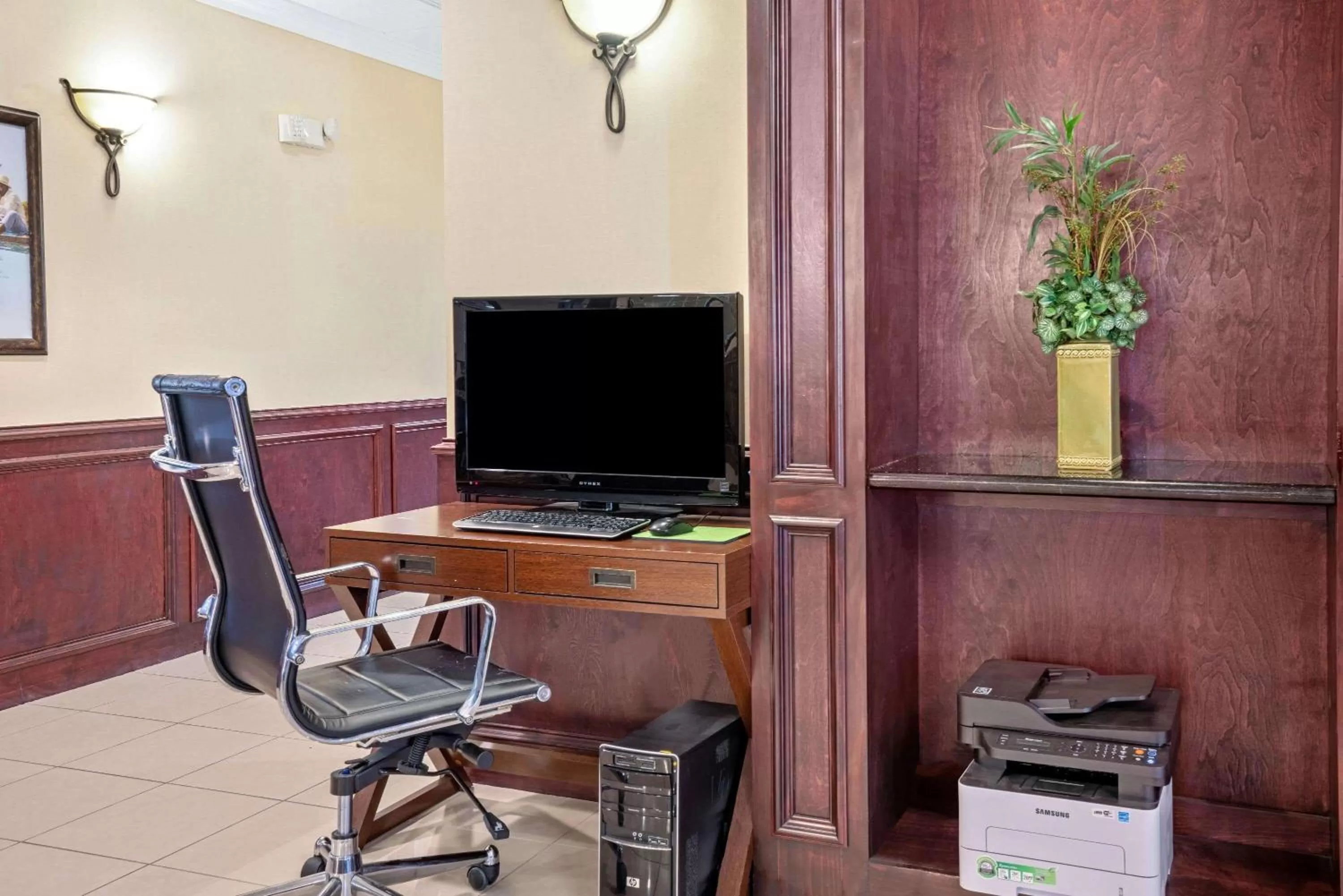 On site in La Quinta by Wyndham Houston - Magnolia