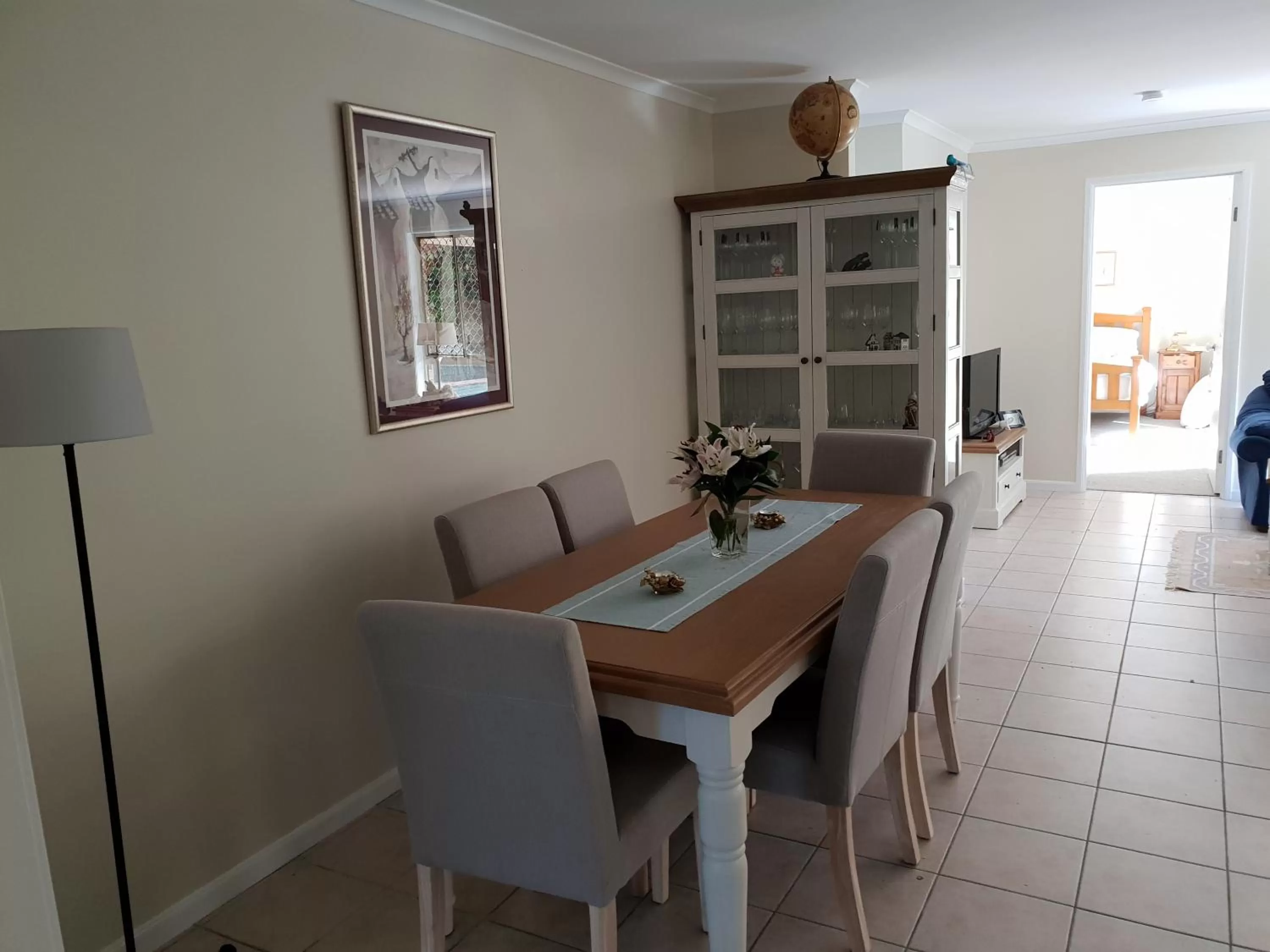 Dining Area in Robyn's Nest - Bed and Breakfast