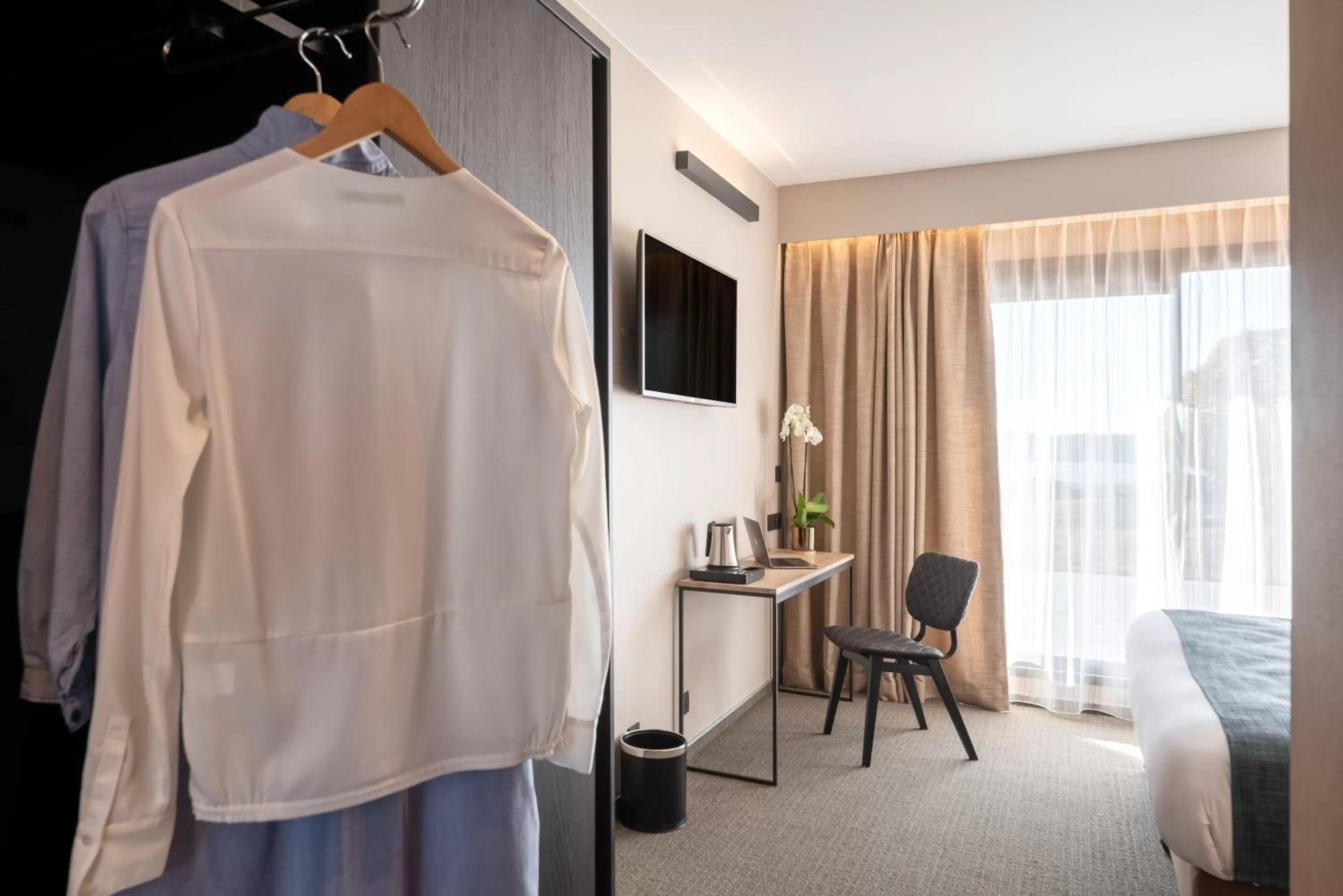 Photo of the whole room in Golden Lakes Hotel