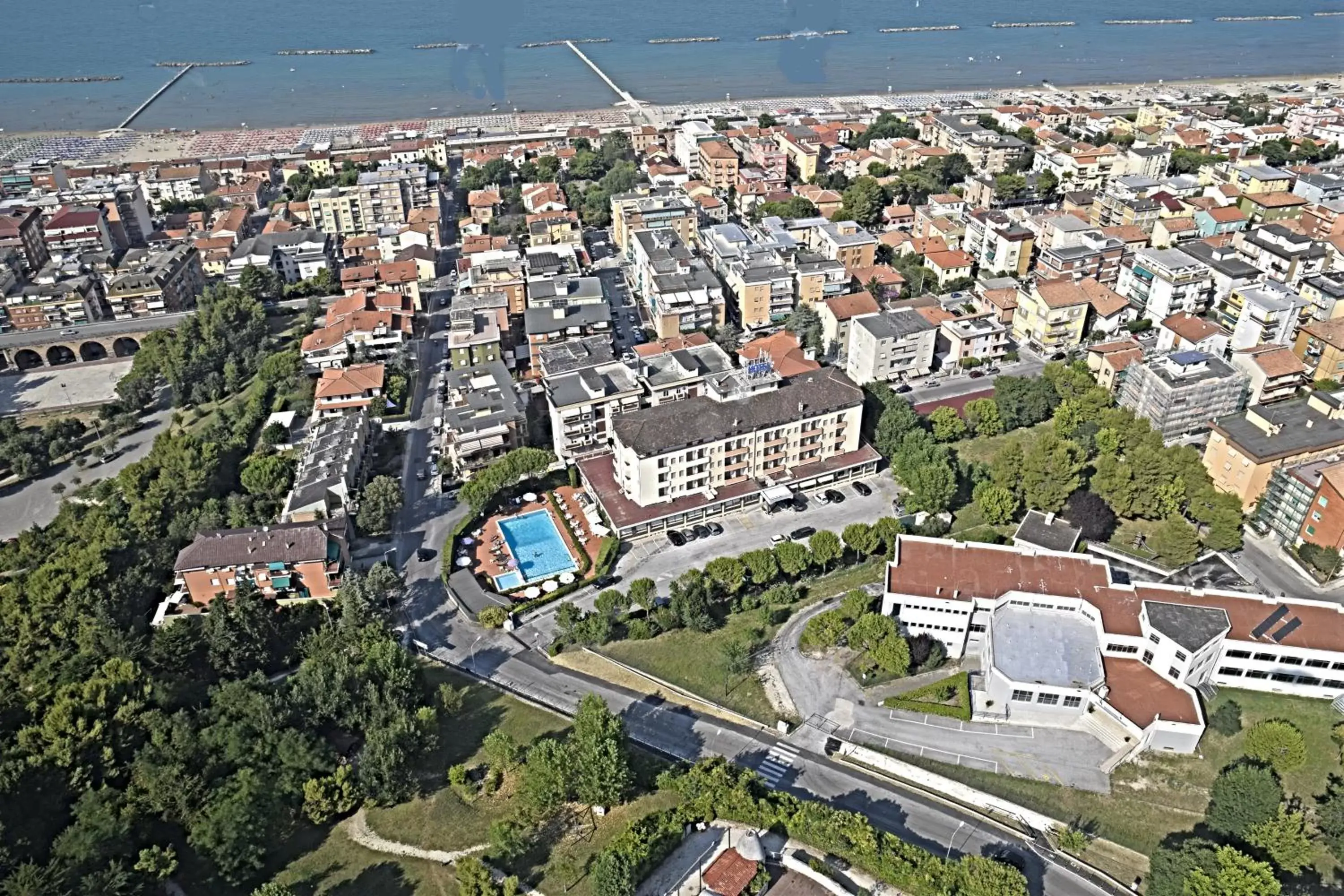 Street view, Bird's-eye View in Hotel Touring