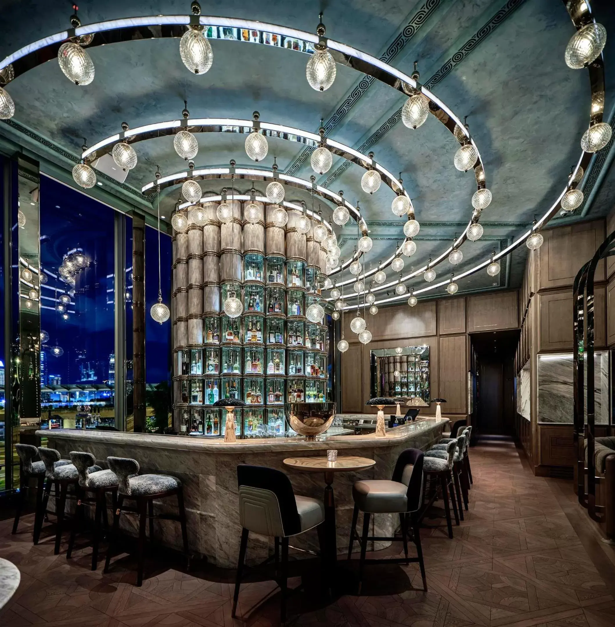Restaurant/places to eat, Lounge/Bar in Four Seasons Hotel Hong Kong