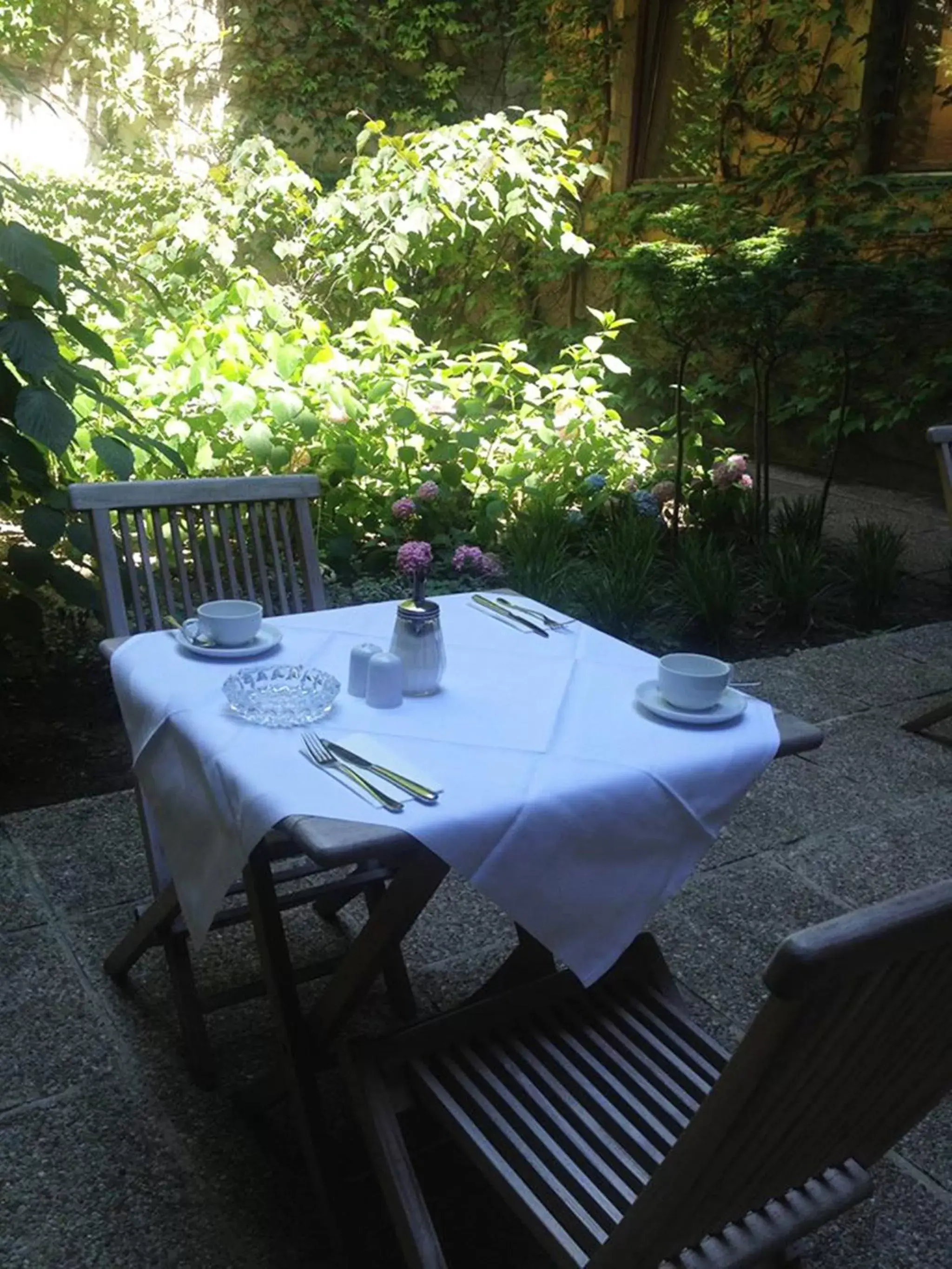 Garden, Restaurant/Places to Eat in Hotel Kunsthof