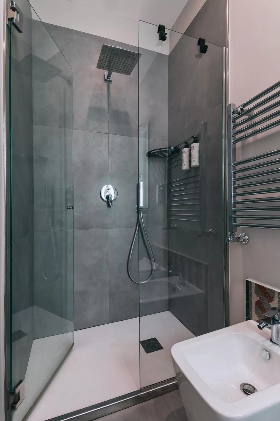 Shower, Bathroom in Up25