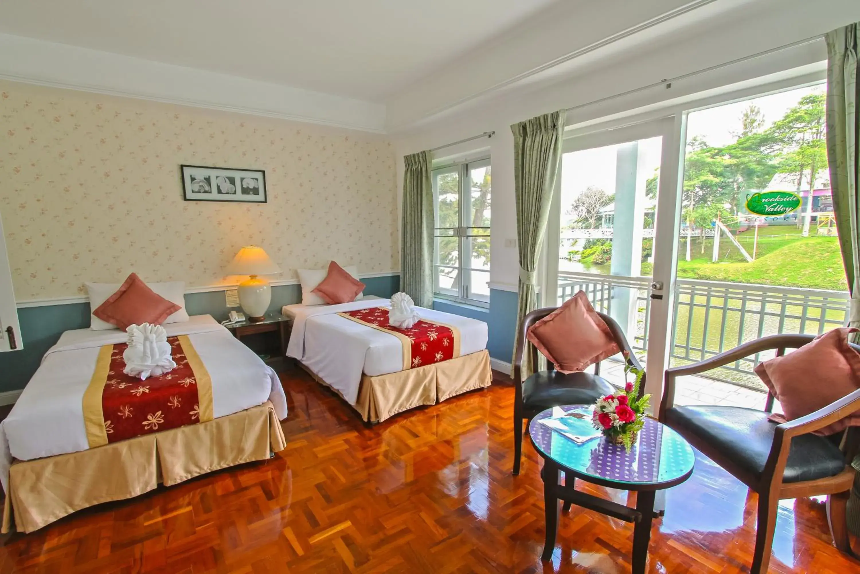 Deluxe Room Lake View A in Brookside Valley Resort Deluxe Room Lake View A in Brookside Valley Resort