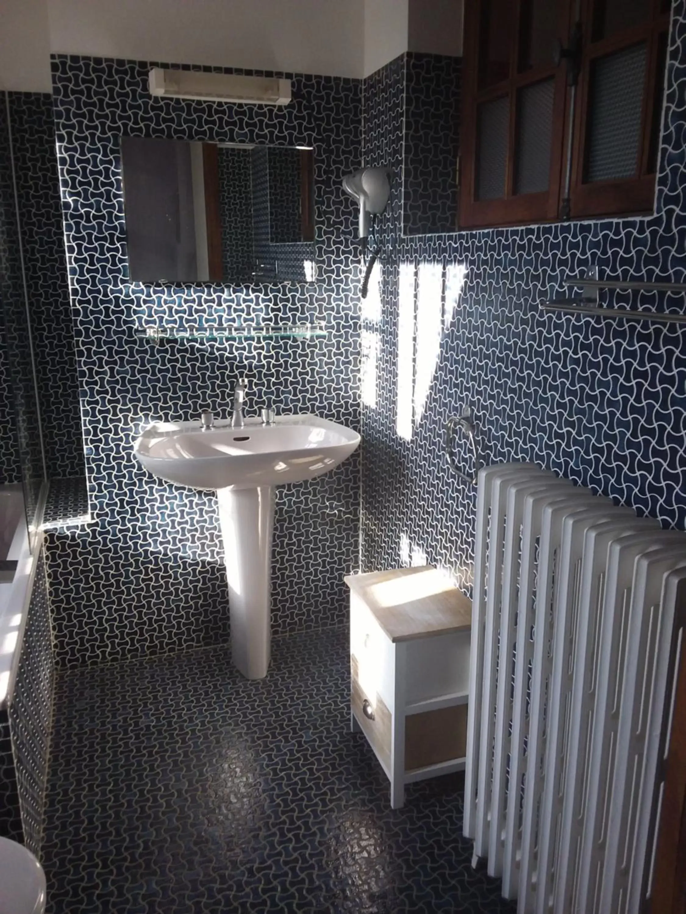 Bathroom in maison d'hôtes labastide