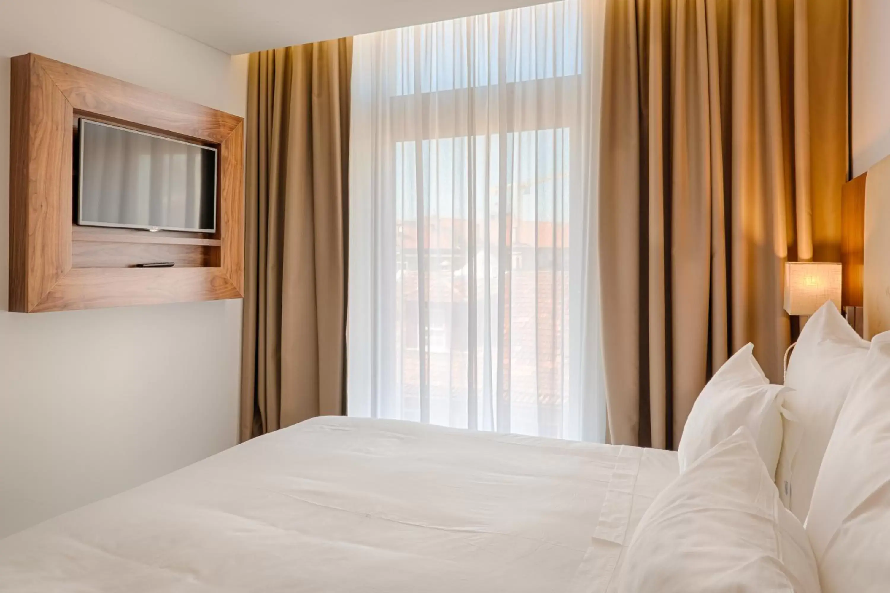Bed in Hotel Premium Porto Downtown