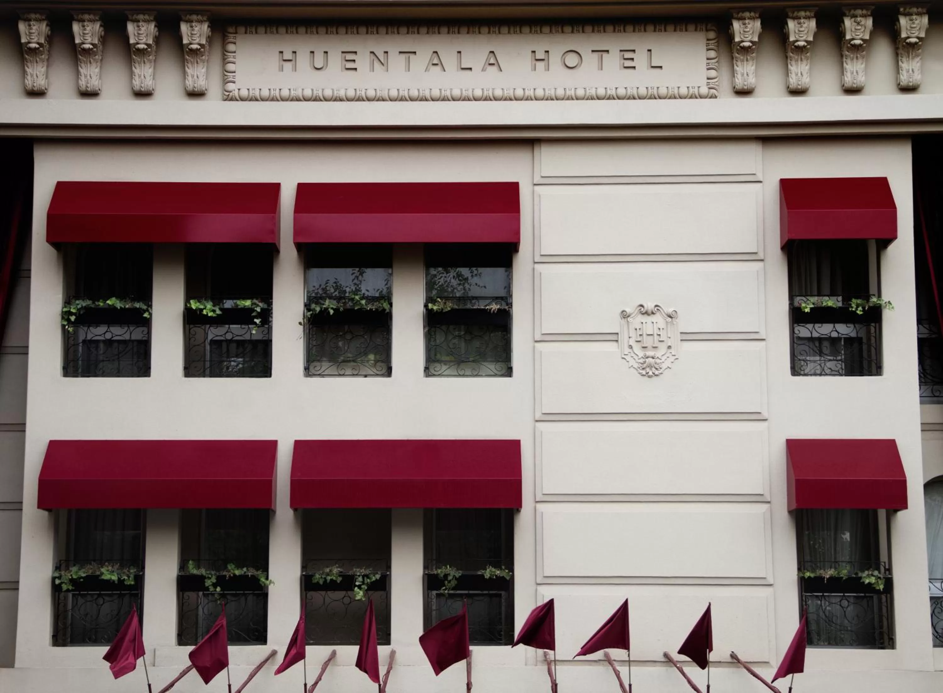 Facade/entrance in Huentala Hotel