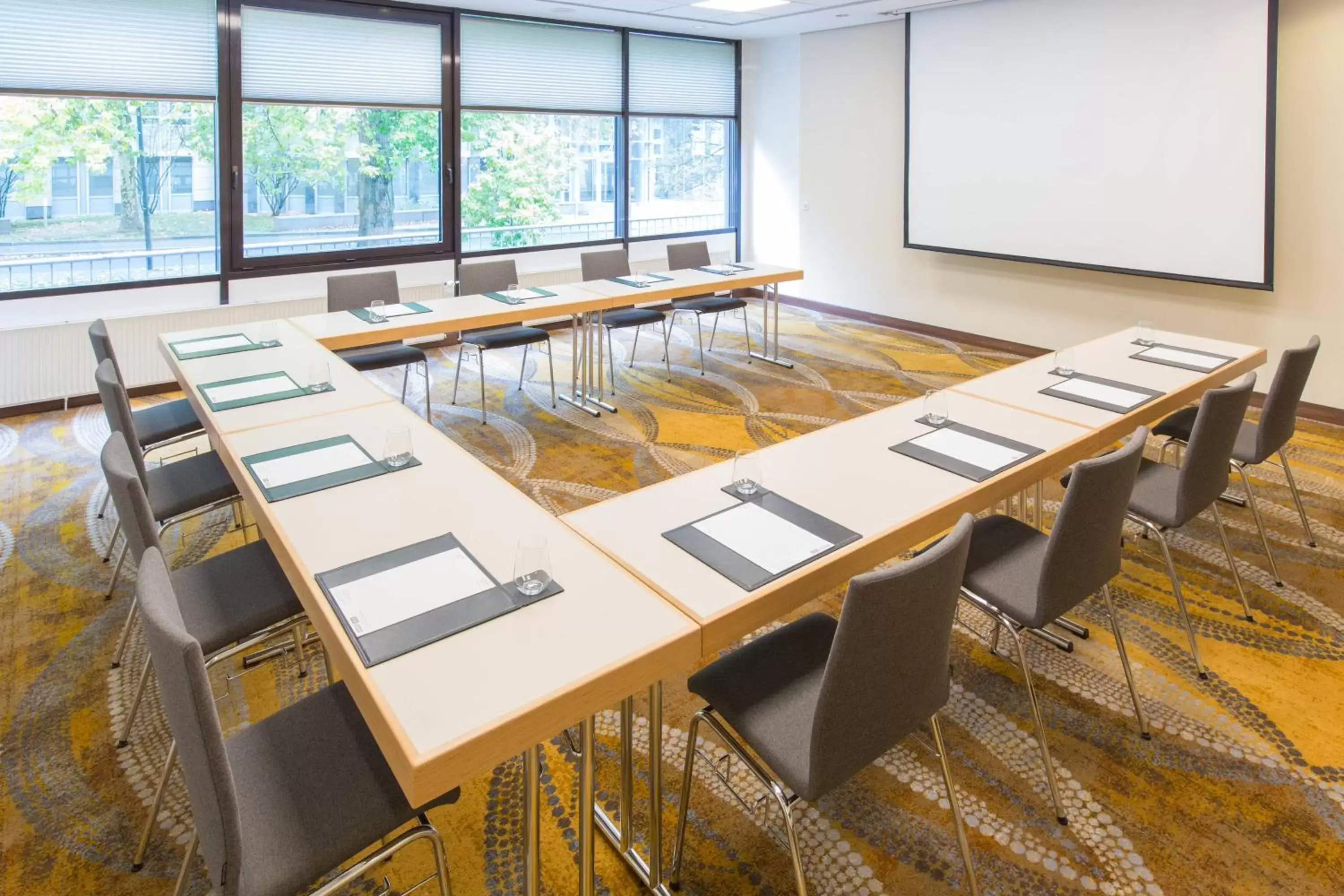 Meeting/conference room in Courtyard by Marriott Düsseldorf Seestern