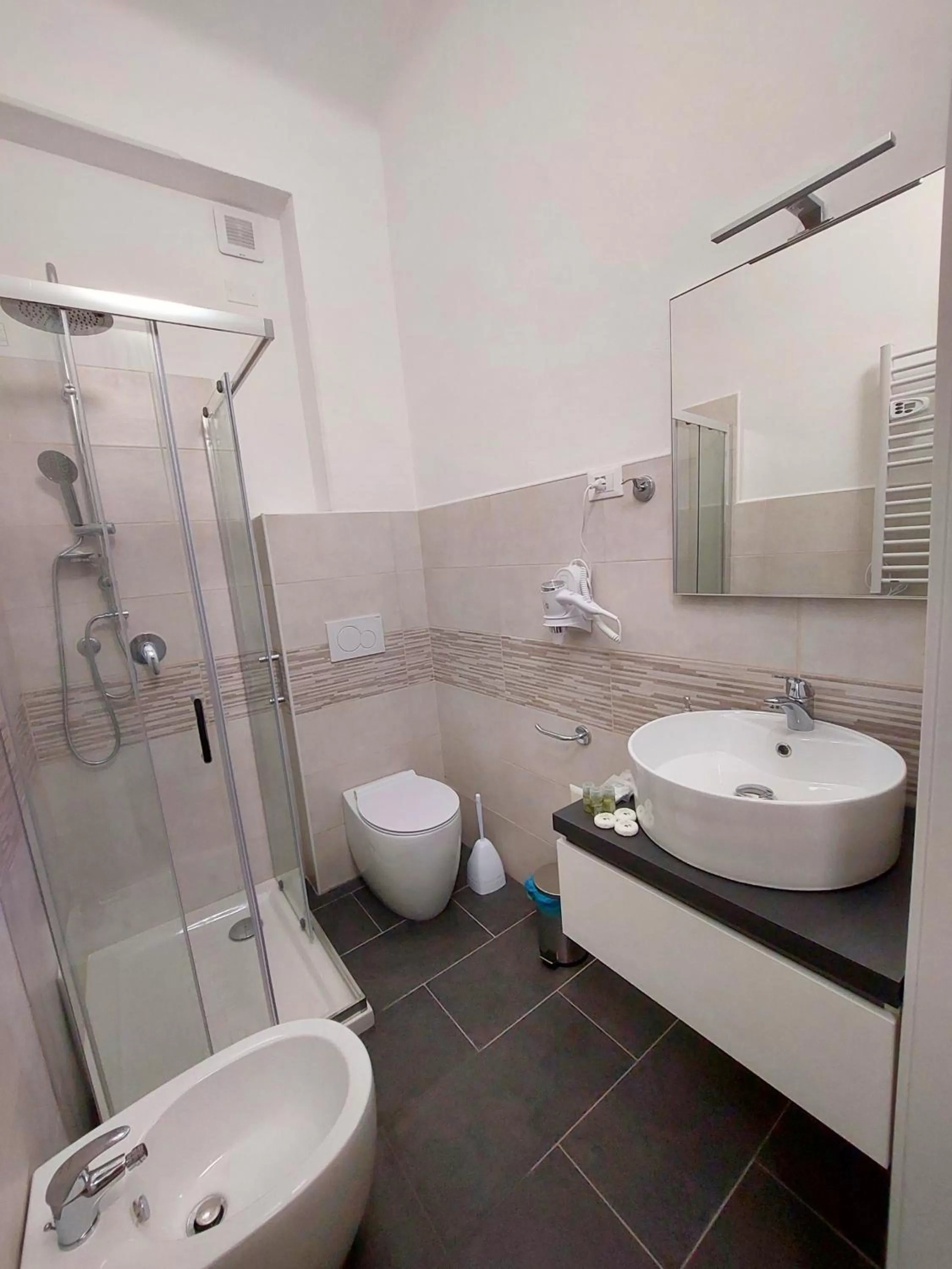 Shower, Bathroom in Bonaini Relax B&B