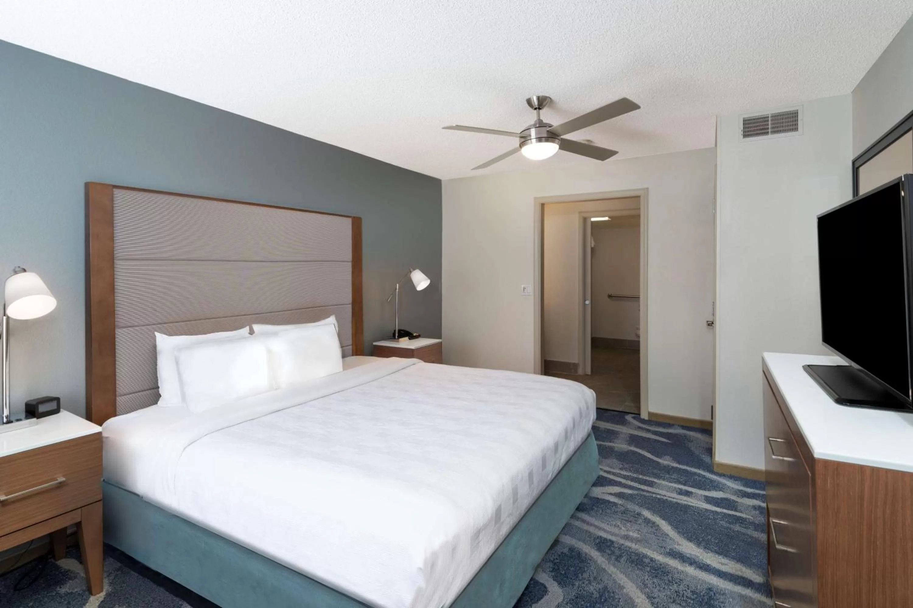 Bed in Homewood Suites Memphis Germantown