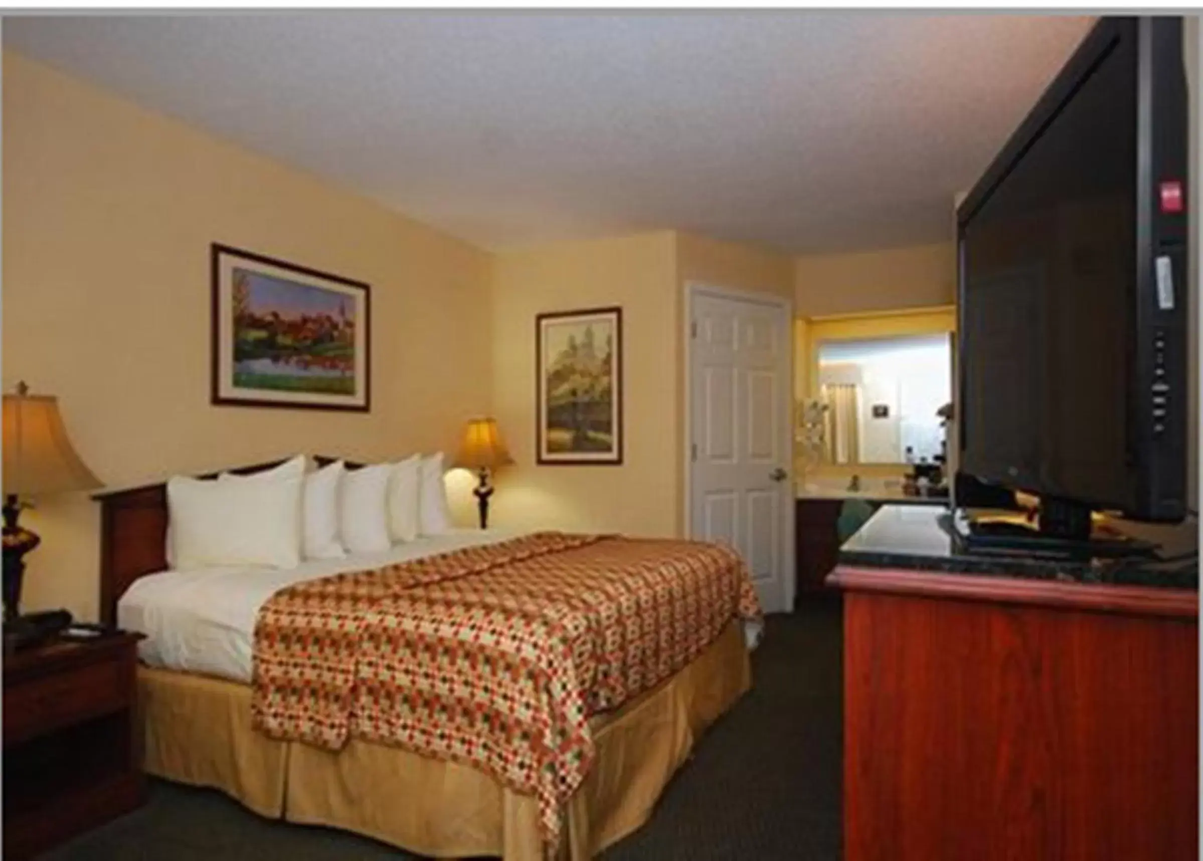 King Room - Non-Smoking in Quality Inn Decatur River City